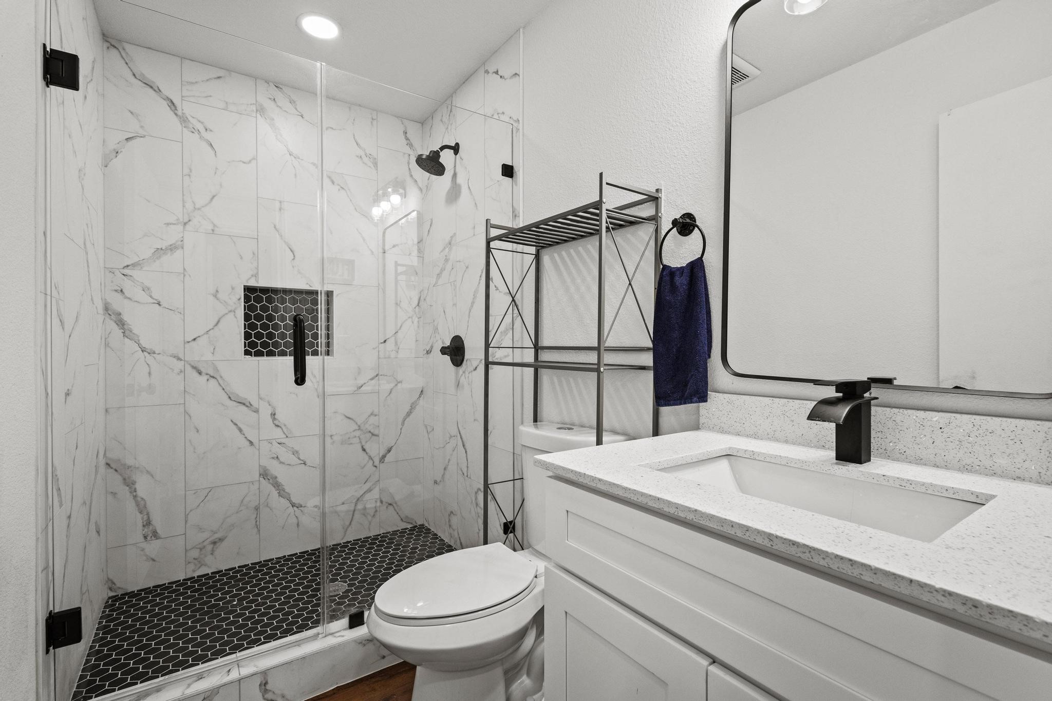 1807 W Belden Street