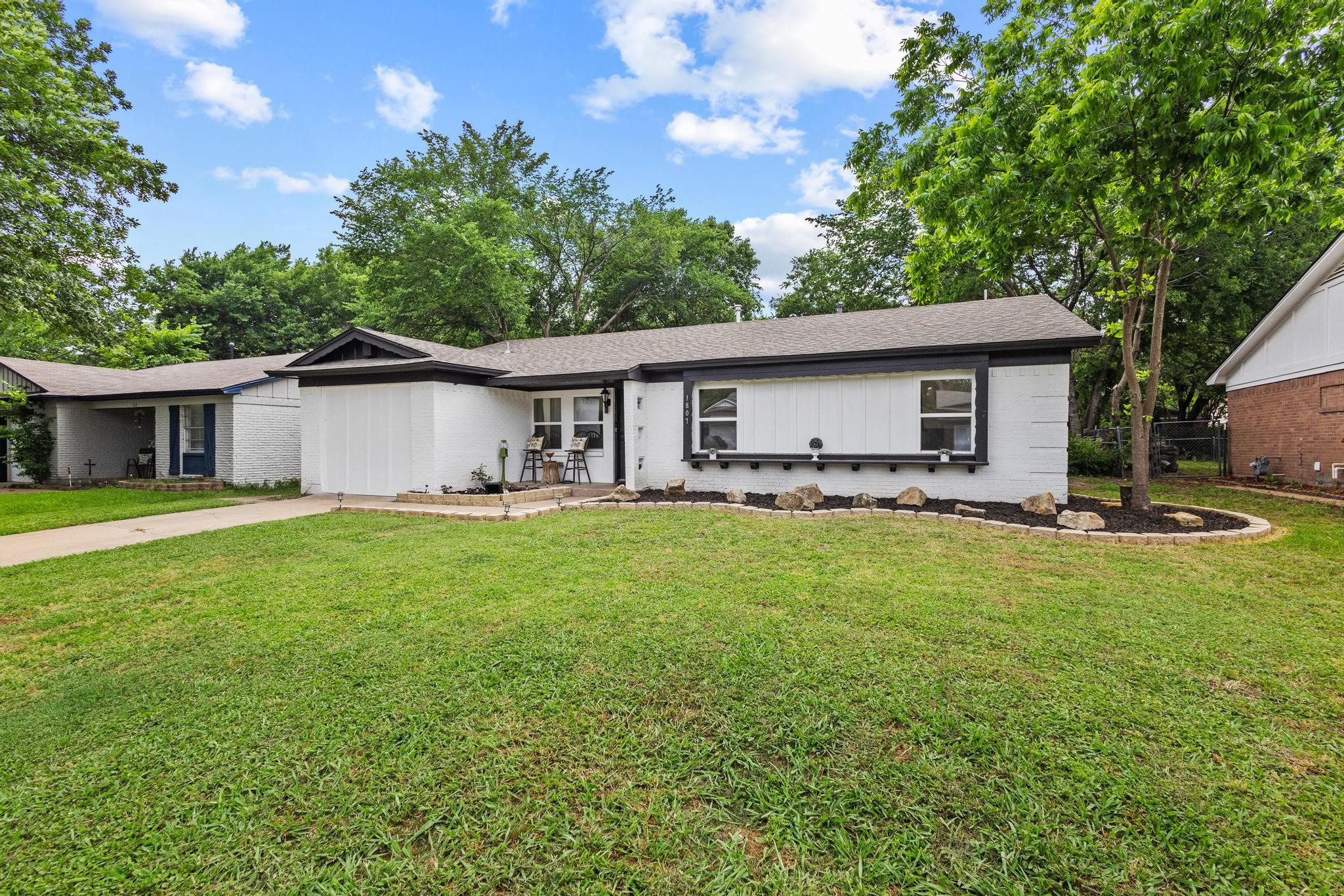 1807 W Belden Street