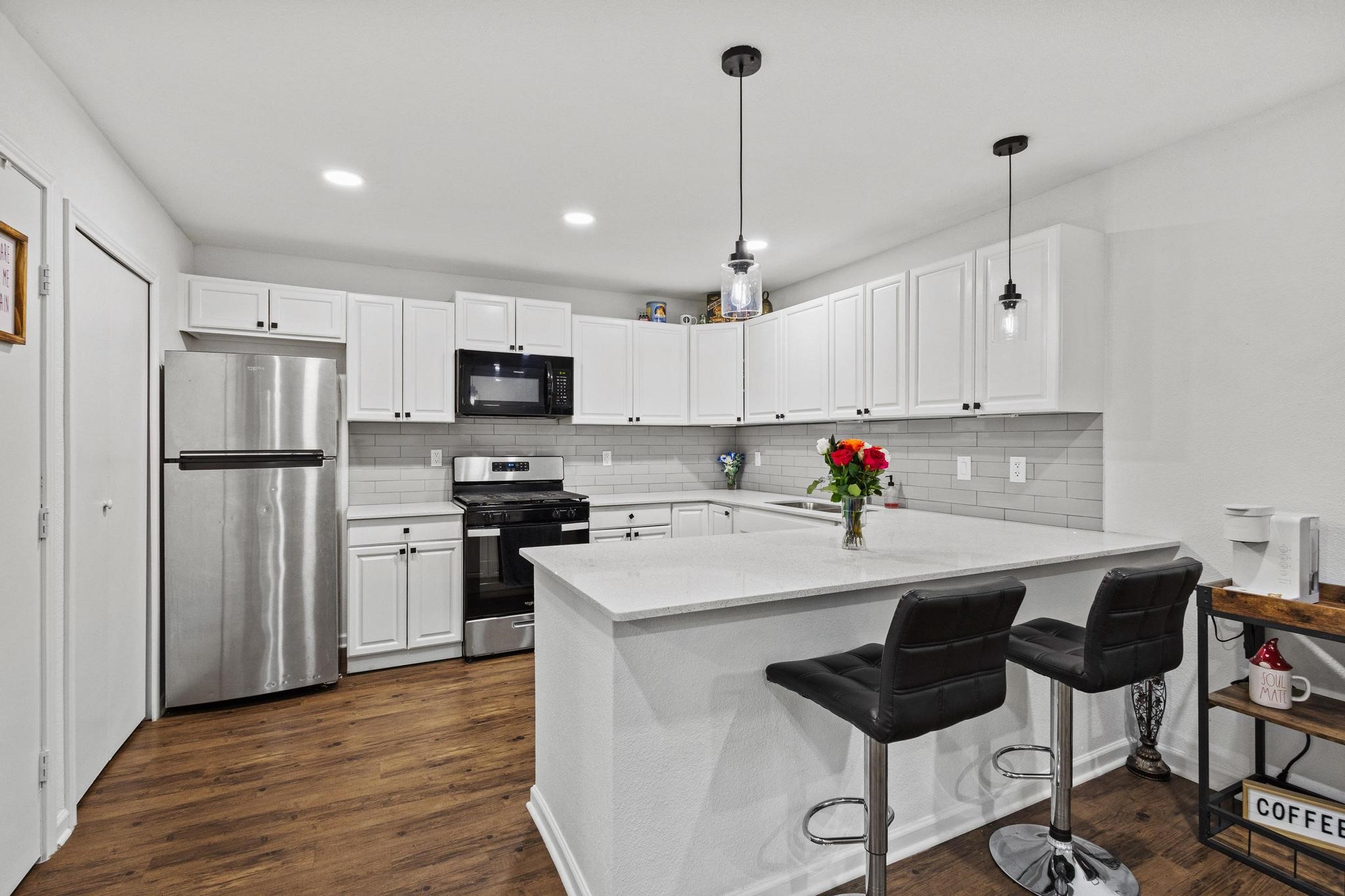 1807 W Belden Street