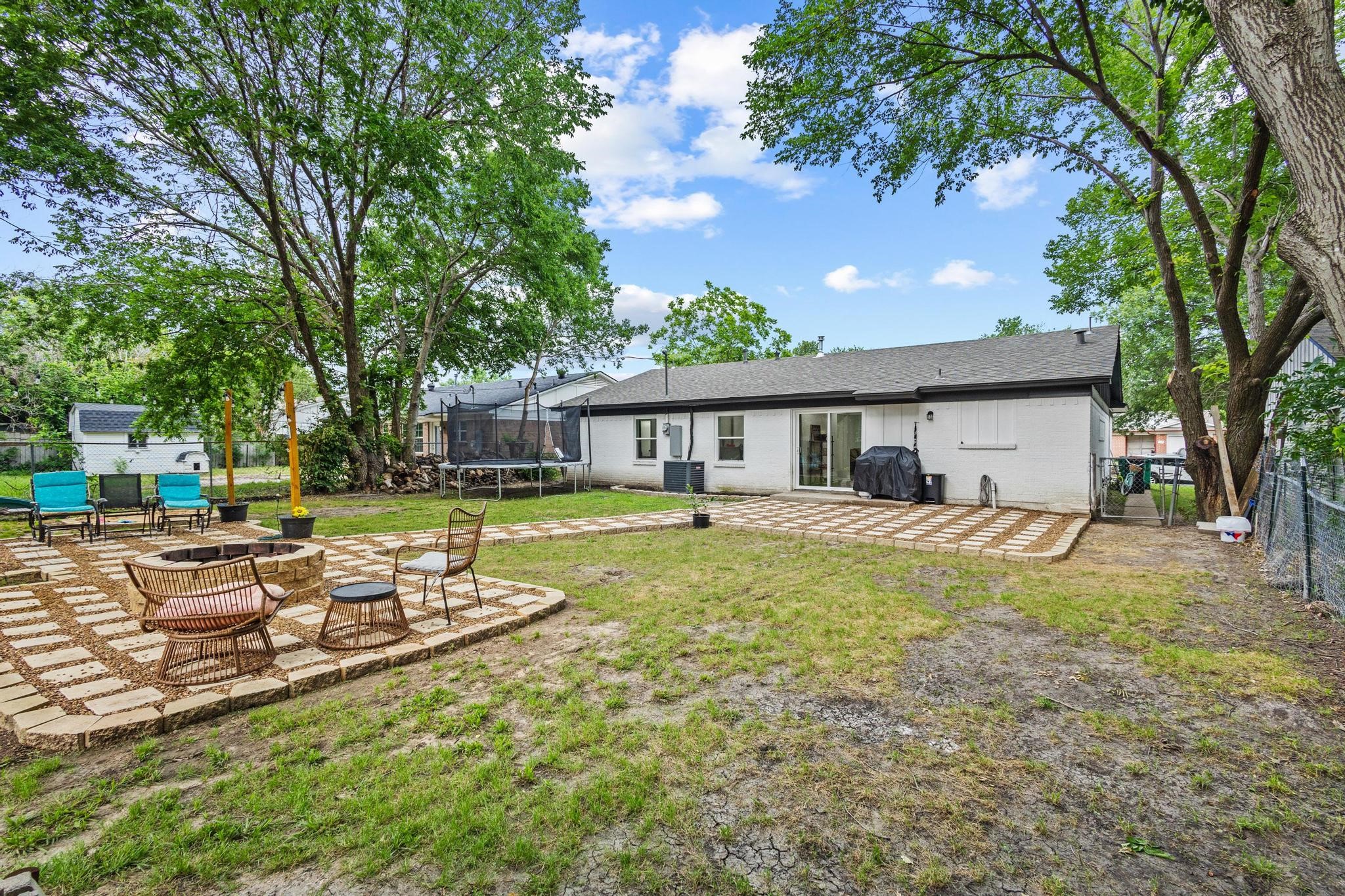 1807 W Belden Street