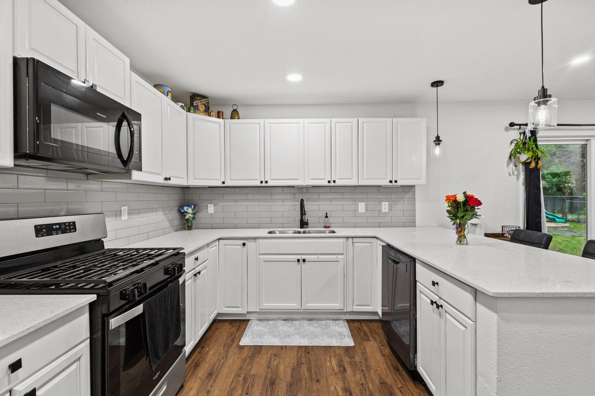 1807 W Belden Street