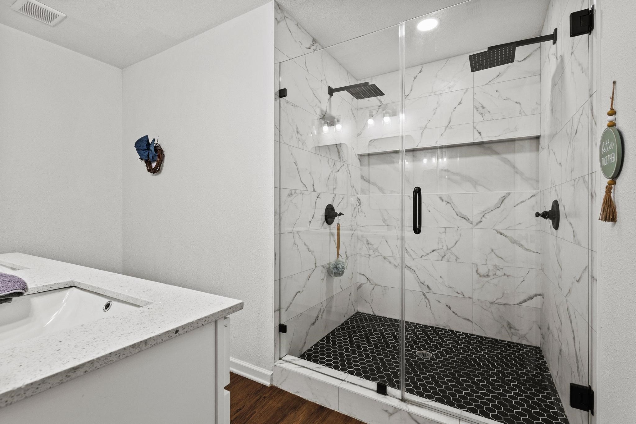 1807 W Belden Street