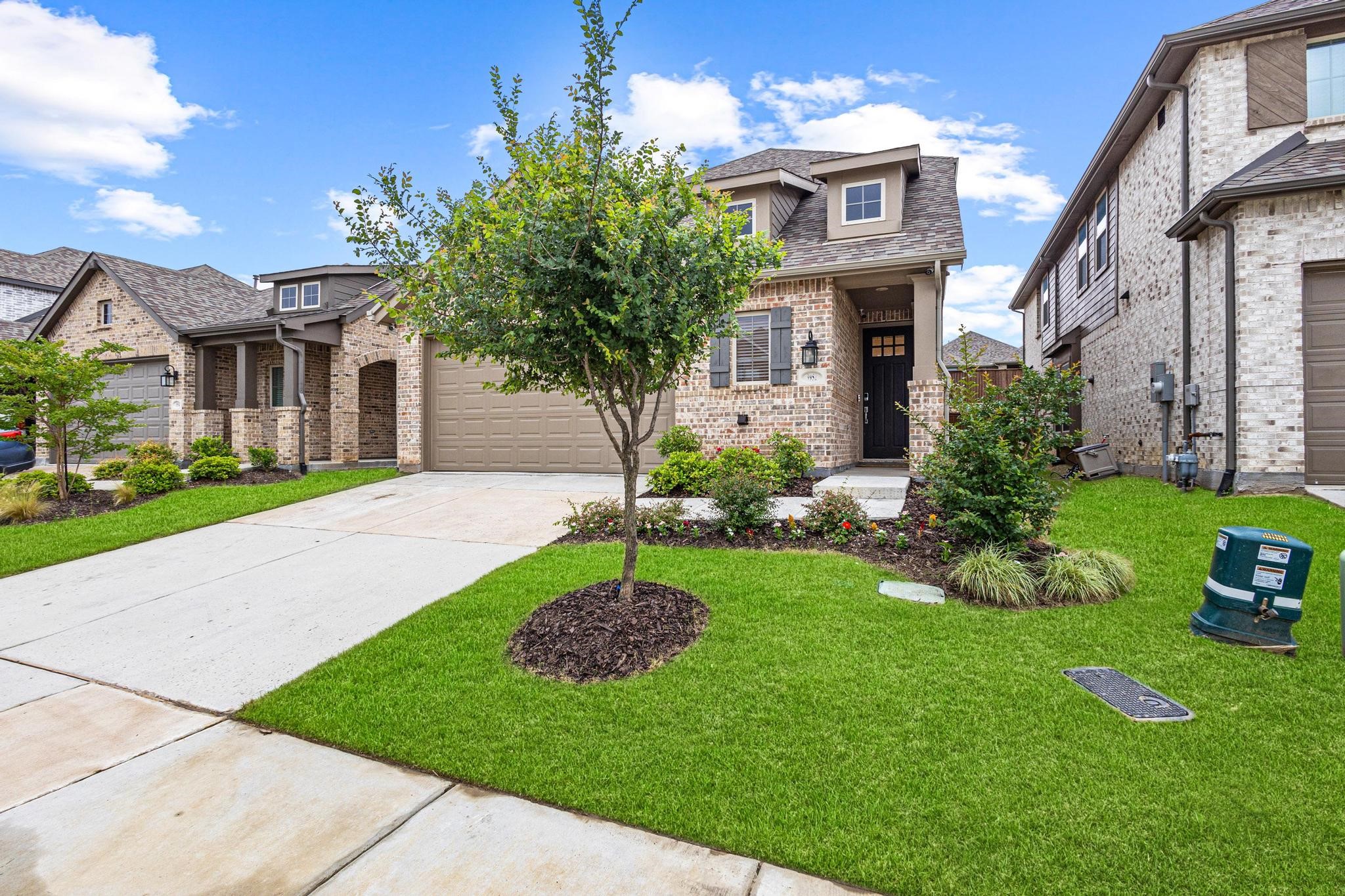 3952 Oak Creek Circle