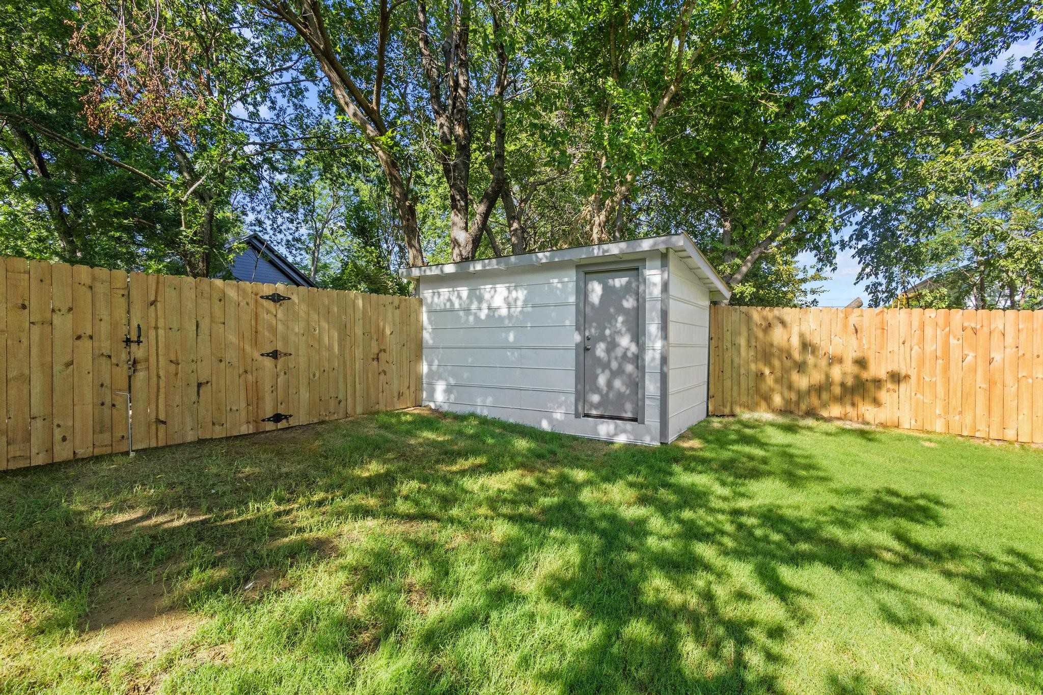 1005 W Bullock Street