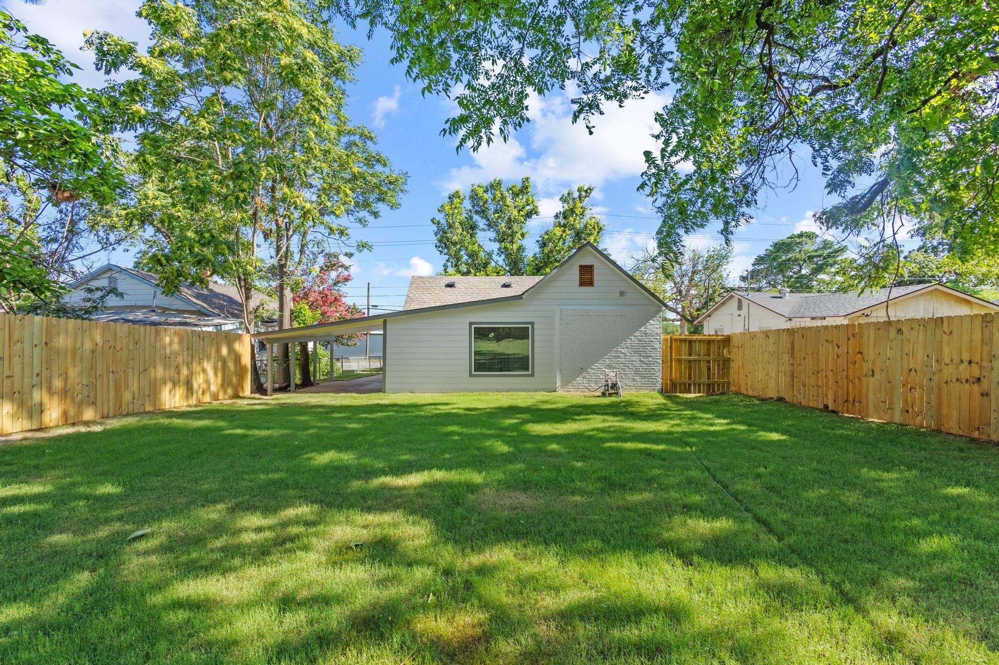 1005 W Bullock Street