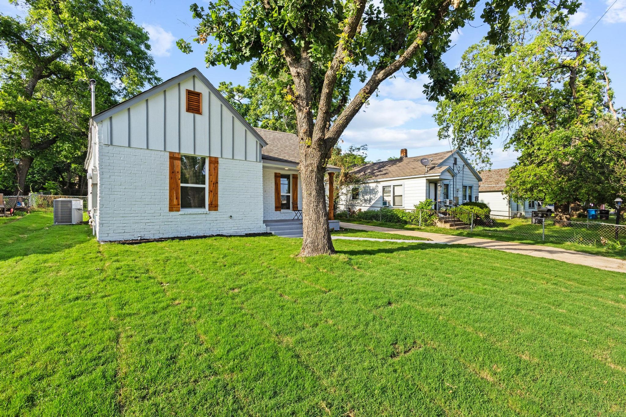 1005 W Bullock Street