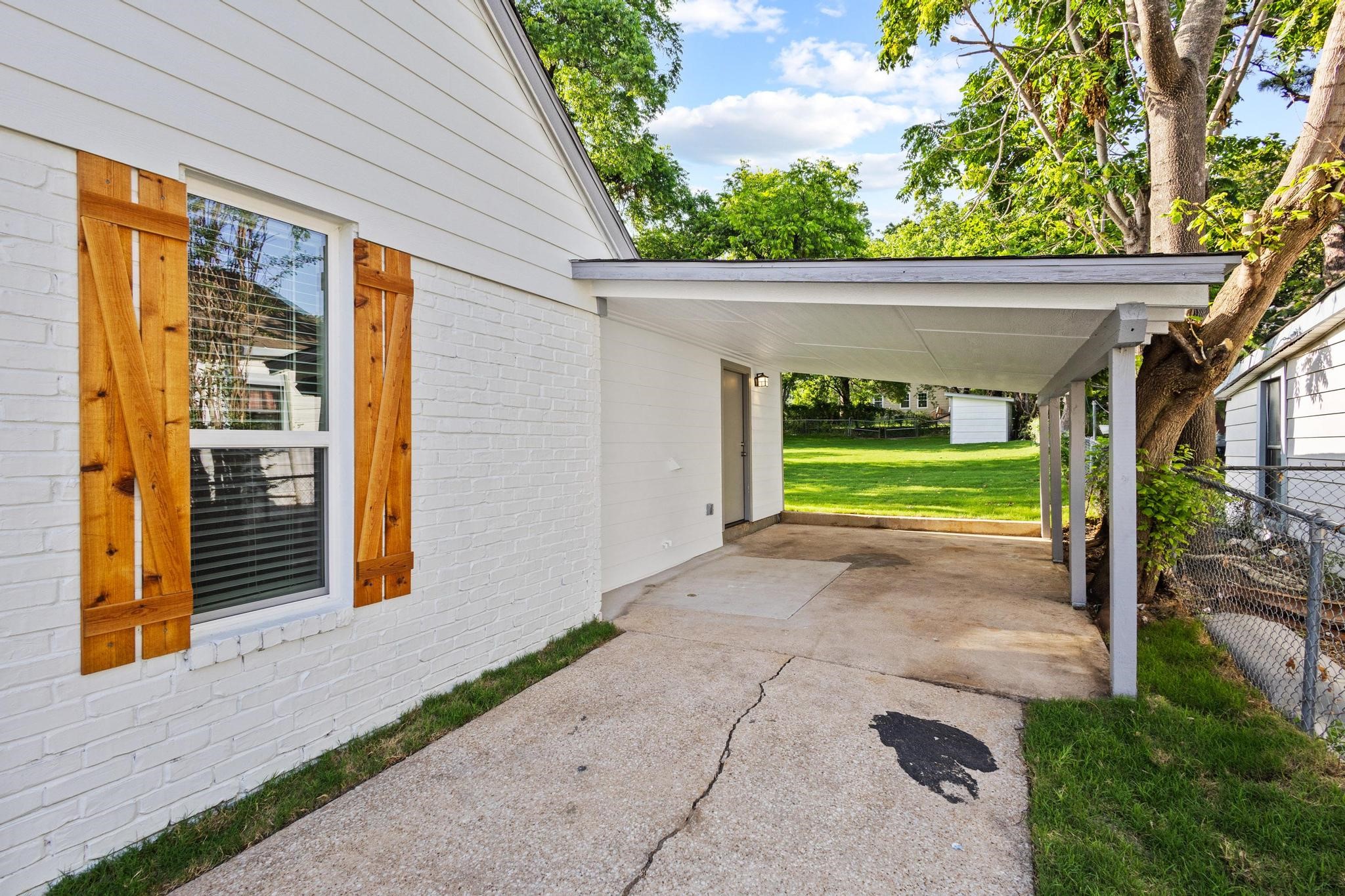 1005 W Bullock Street