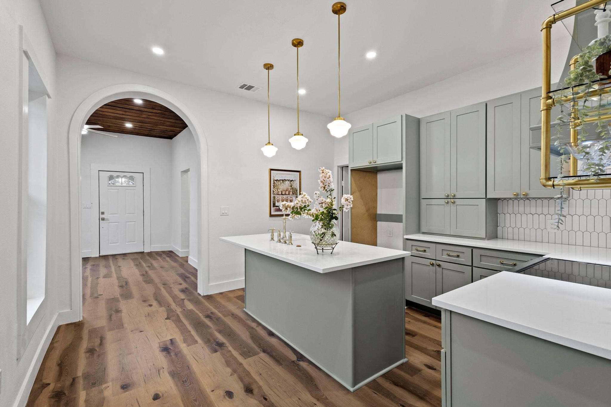 622 W Owing Street