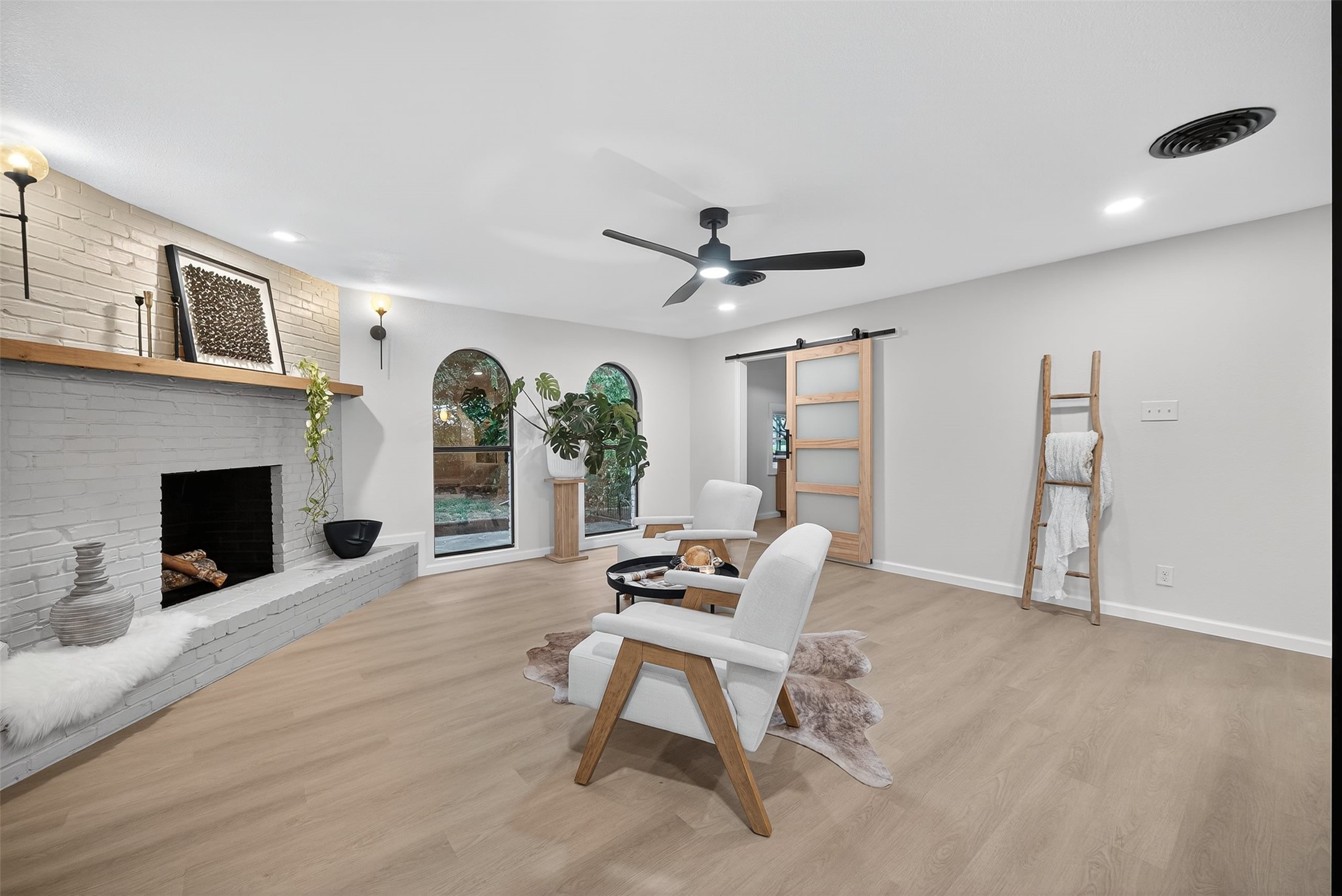 1004 Western Hills Drive