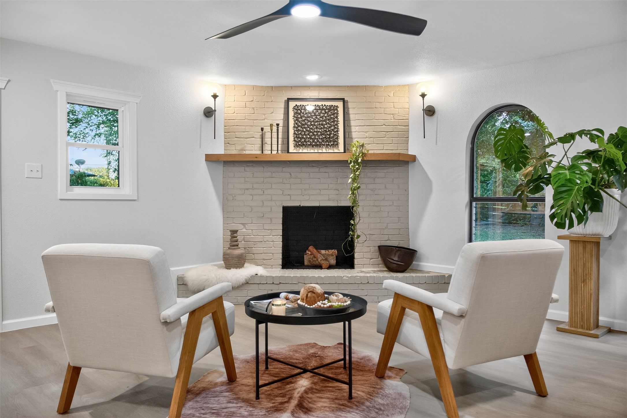 1004 Western Hills Drive