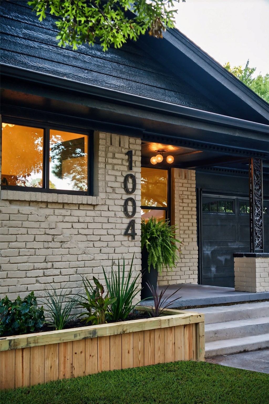 1004 Western Hills Drive