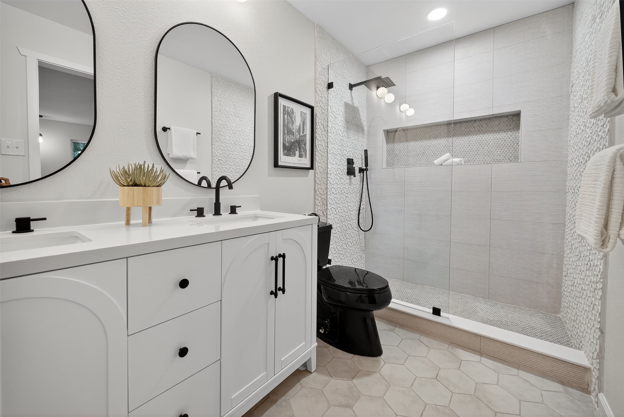 1004 Western Hills Drive