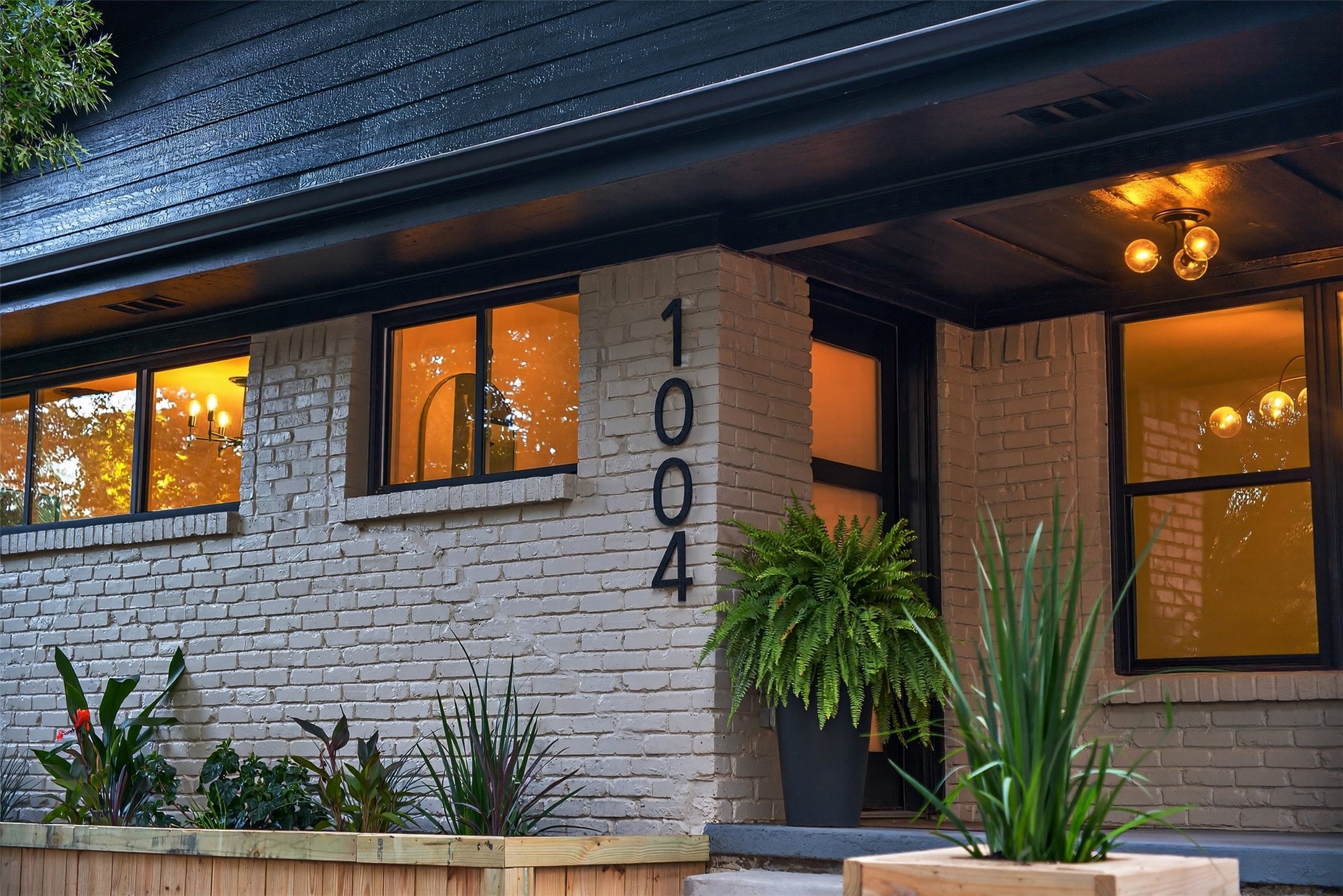 1004 Western Hills Drive