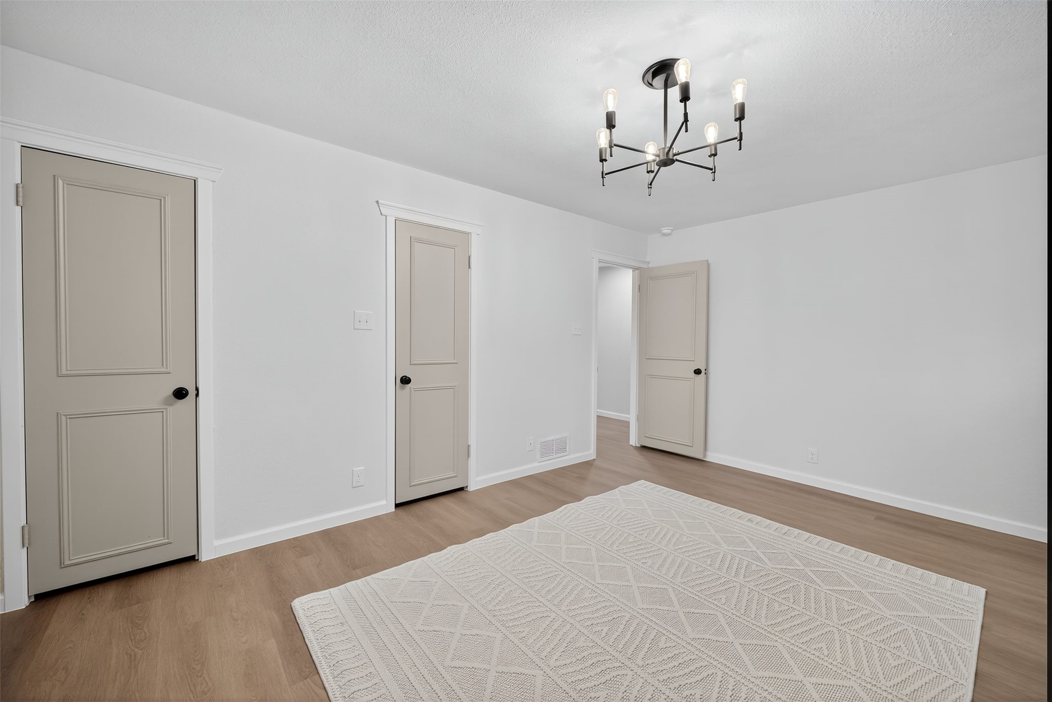 1004 Western Hills Drive