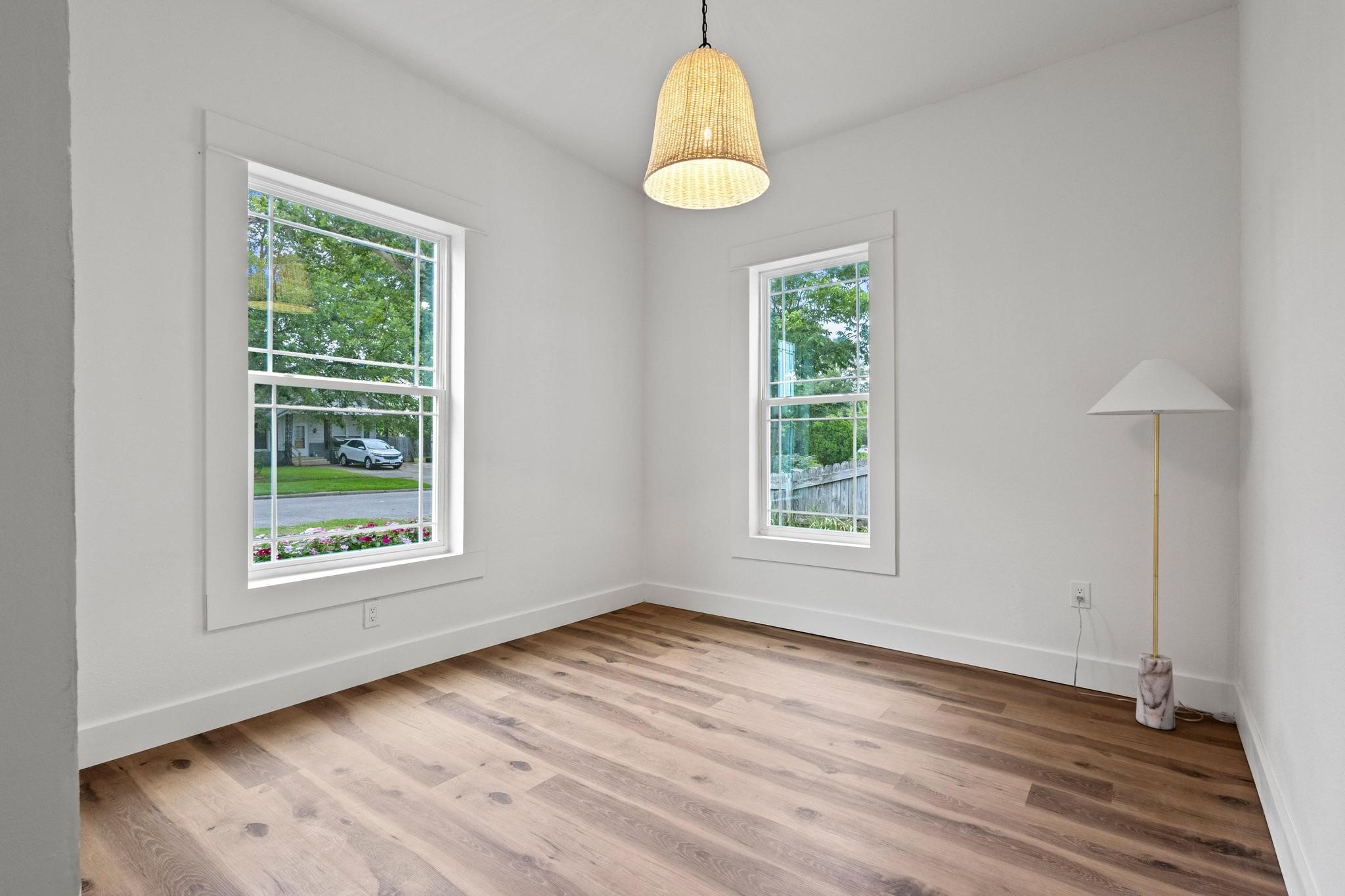622 W Owing Street