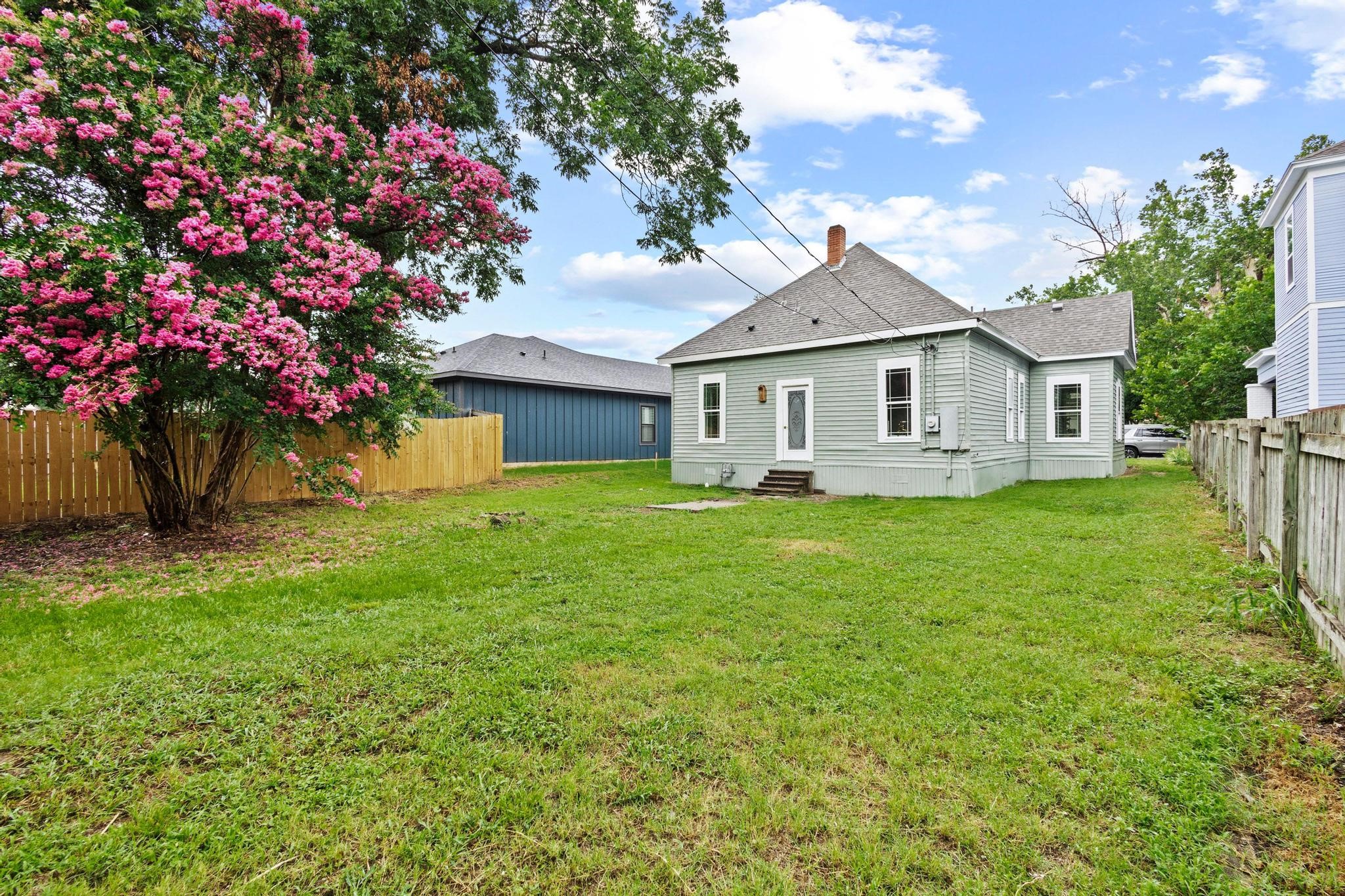 622 W Owing Street