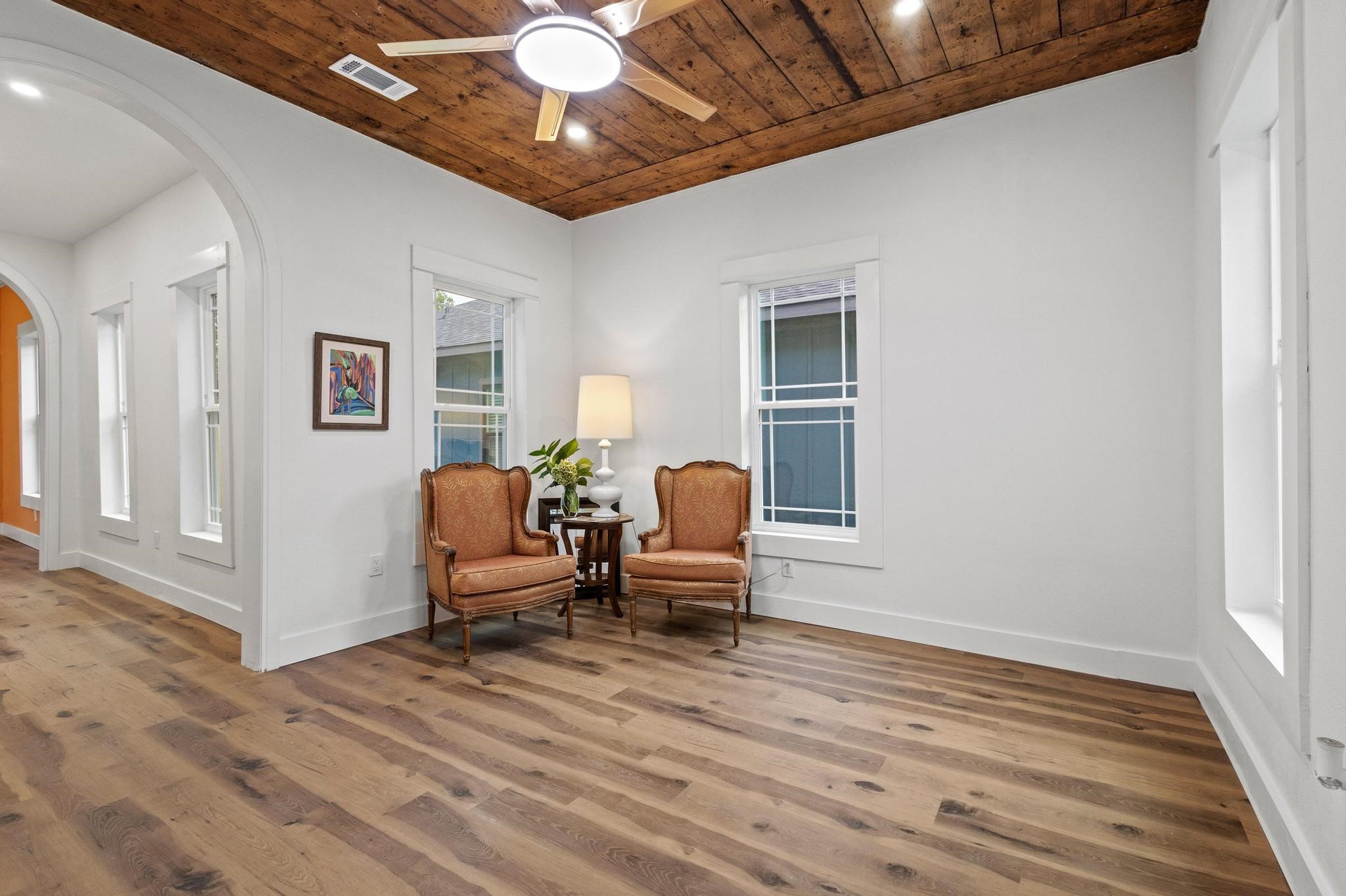 622 W Owing Street
