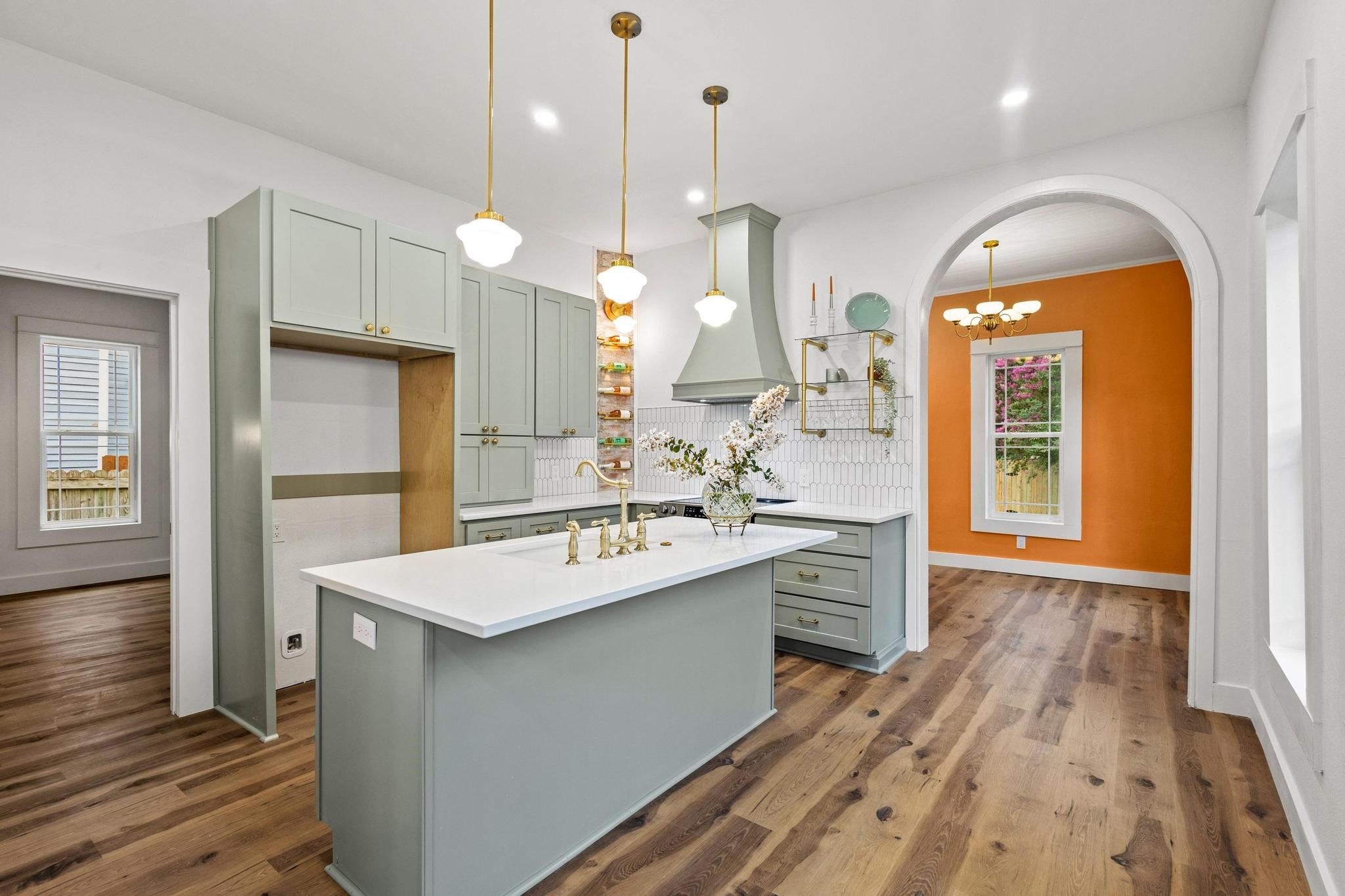 622 W Owing Street