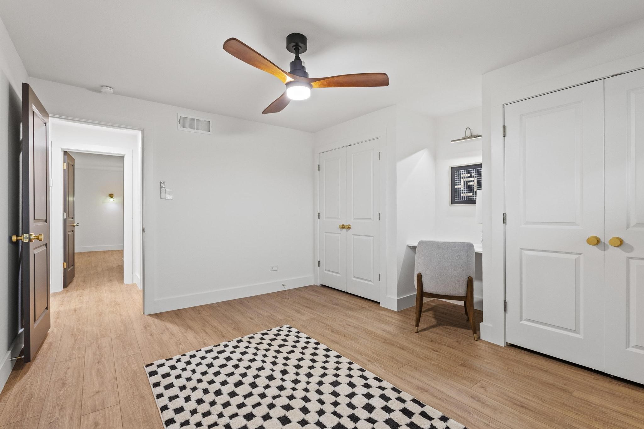 1609 W Woodard Street