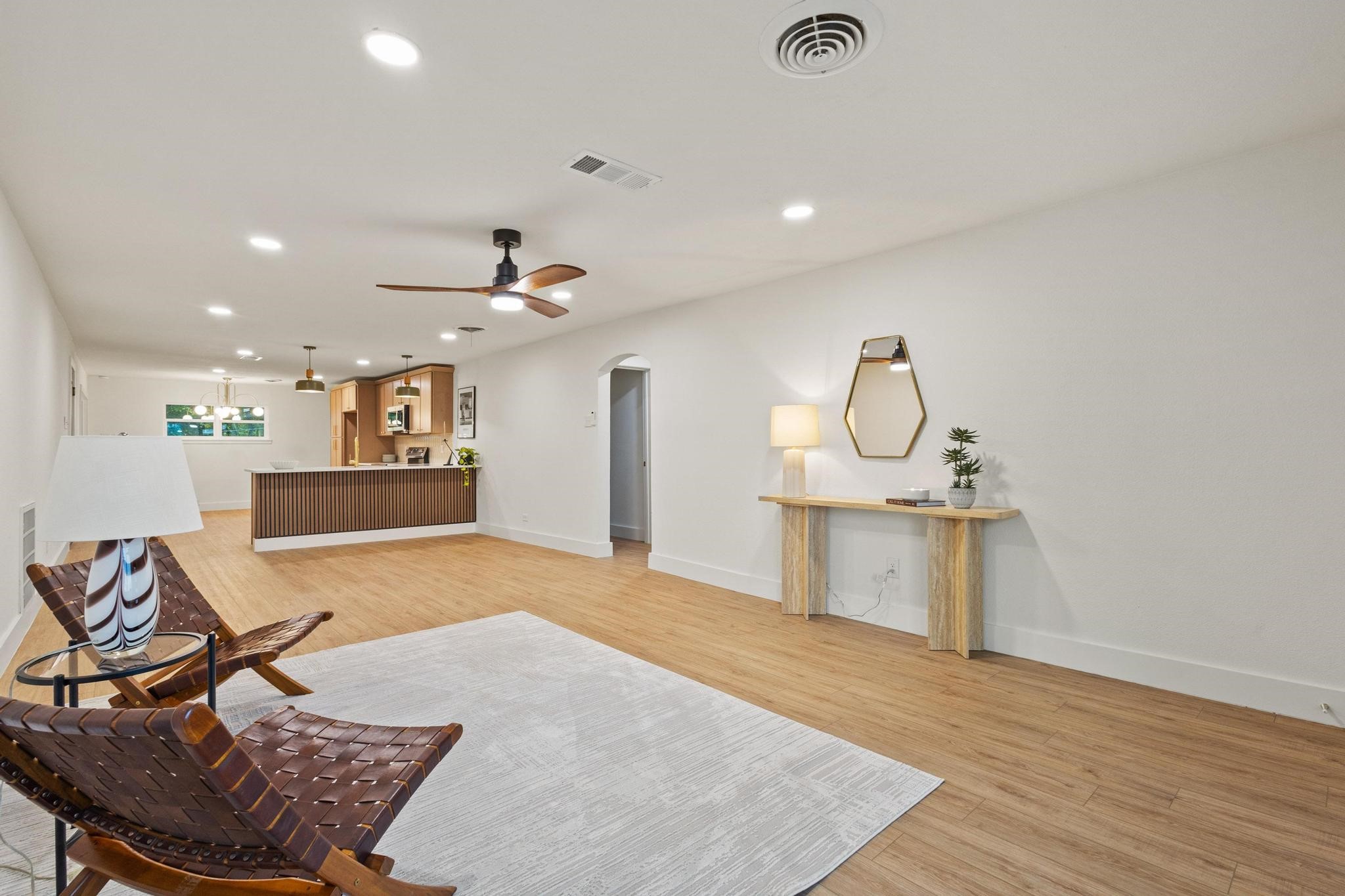 1609 W Woodard Street