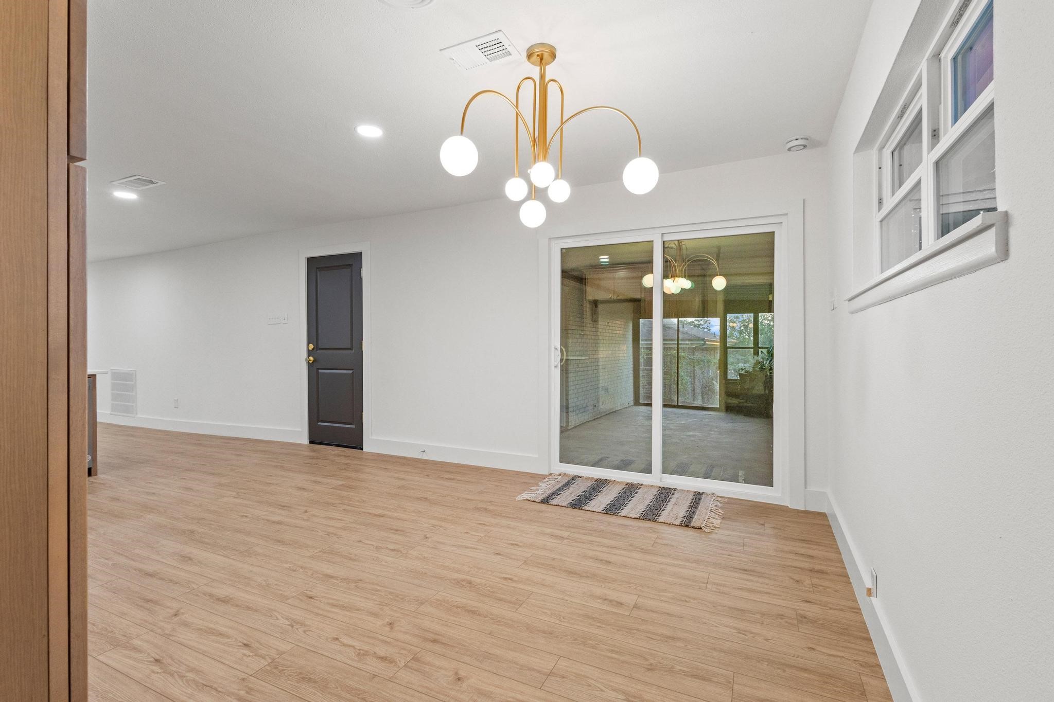 1609 W Woodard Street