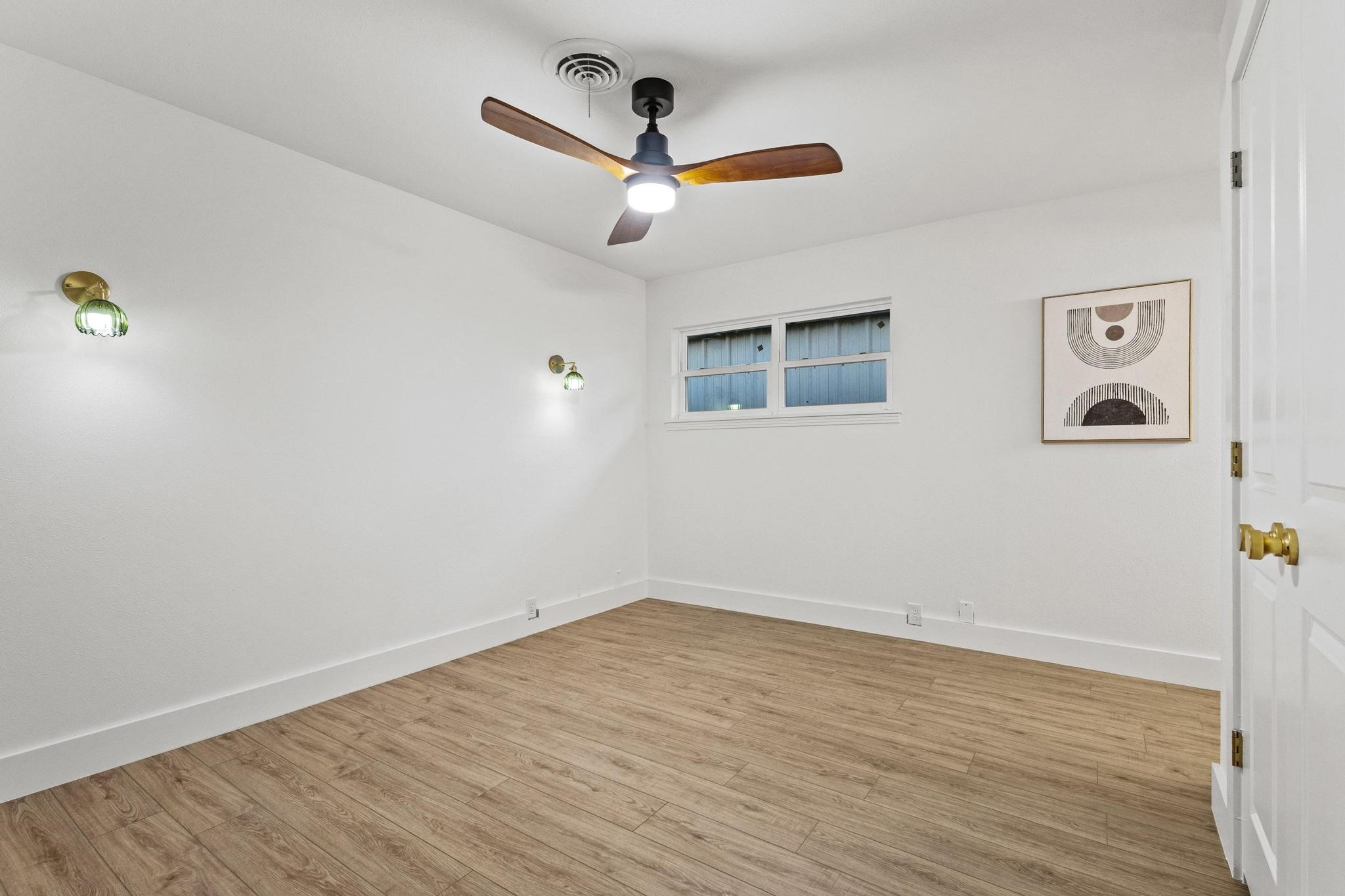 1609 W Woodard Street