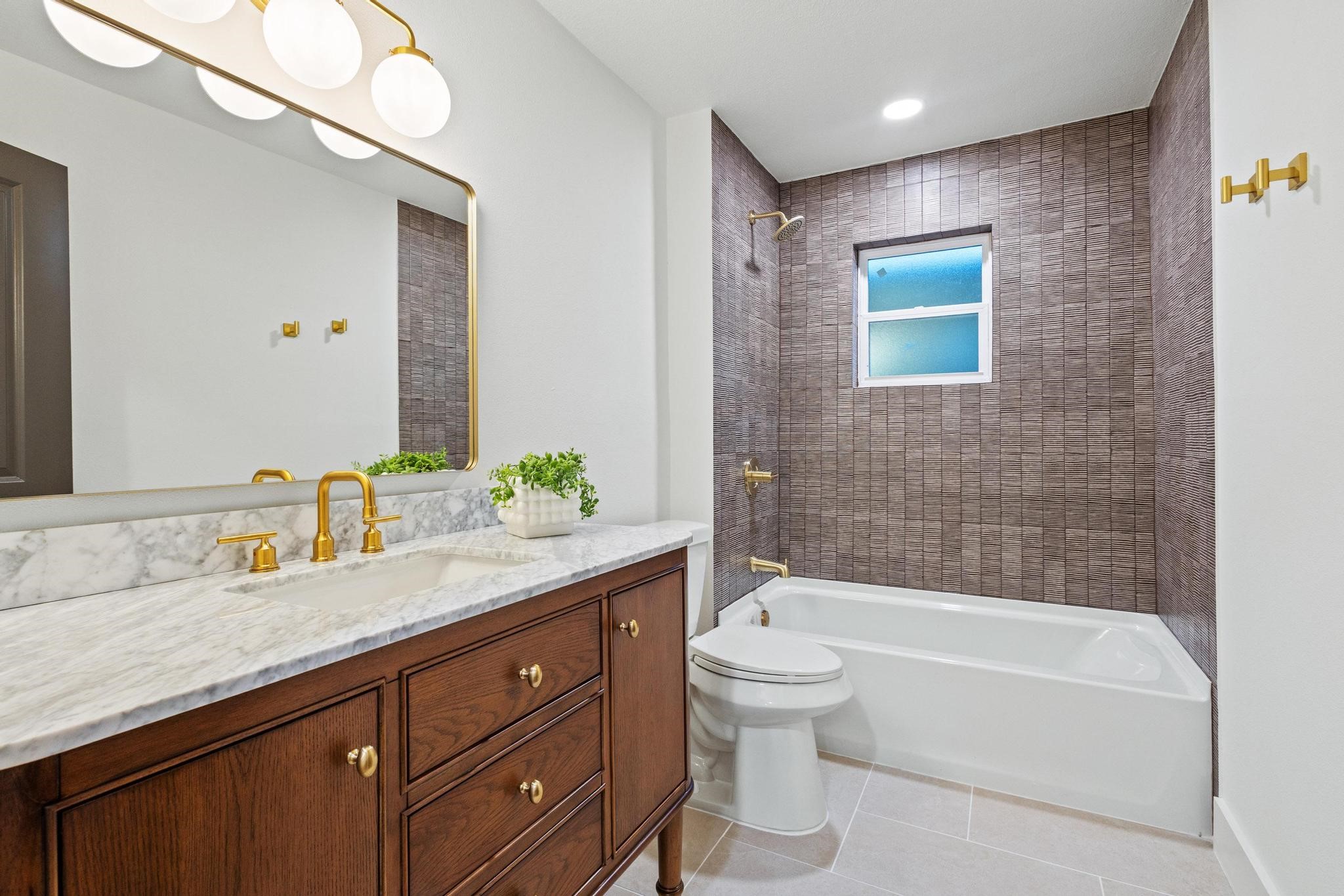 1609 W Woodard Street