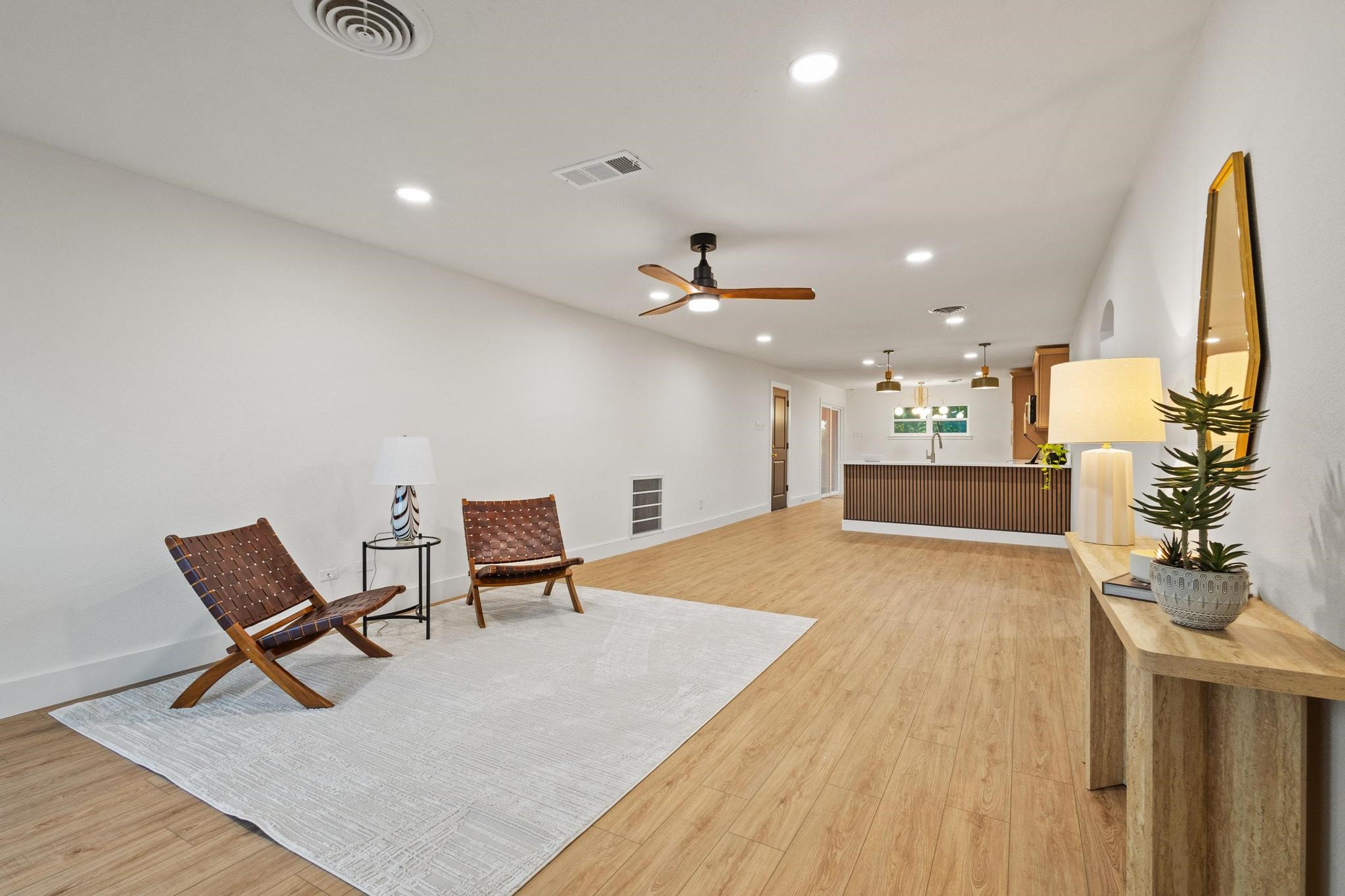 1609 W Woodard Street