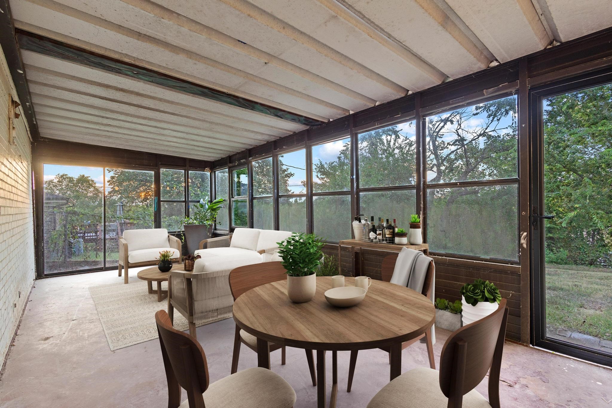 1609 W Woodard Street