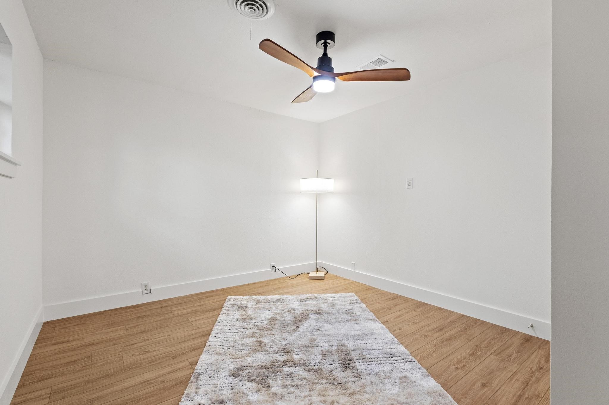 1609 W Woodard Street