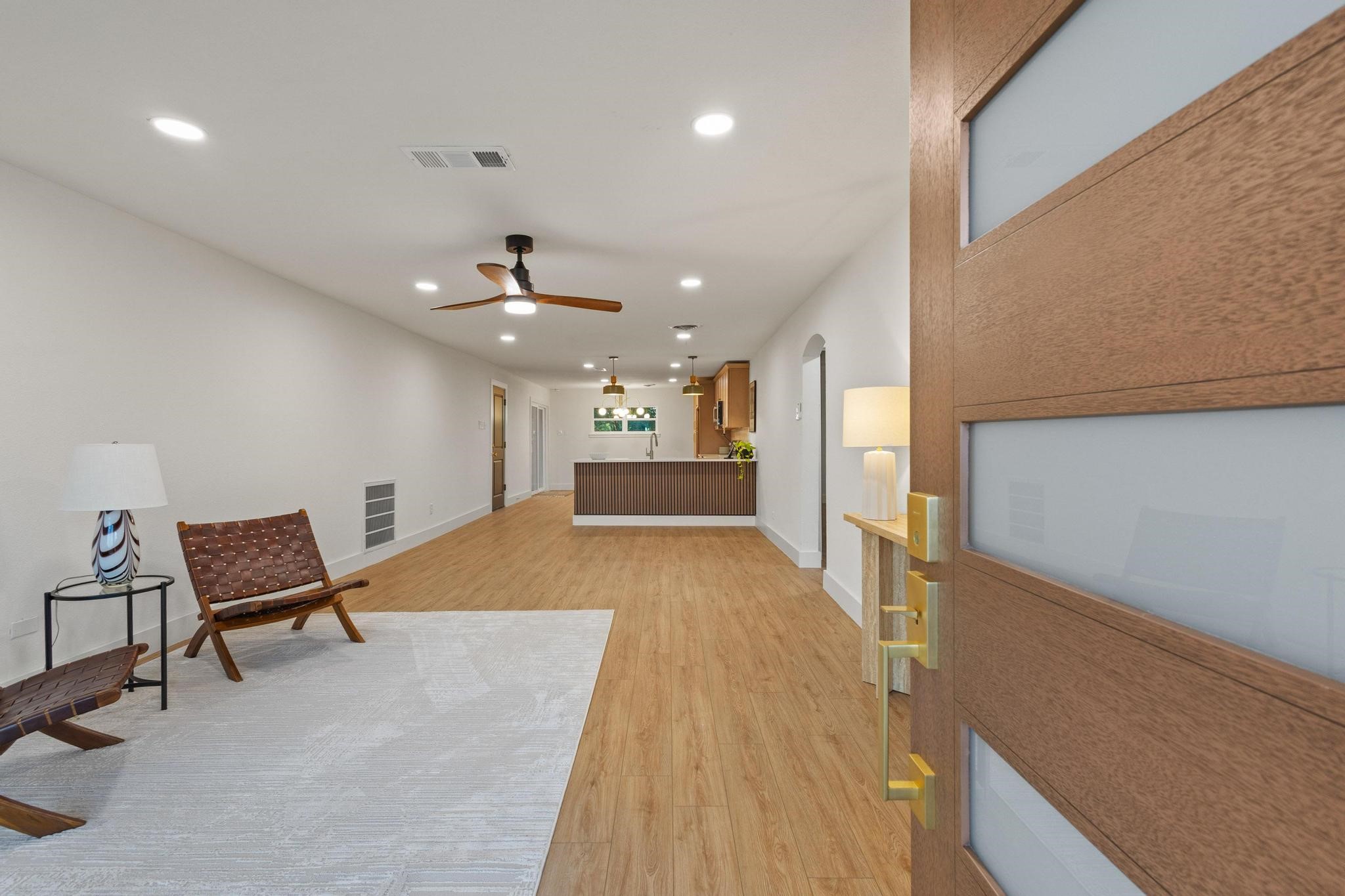 1609 W Woodard Street