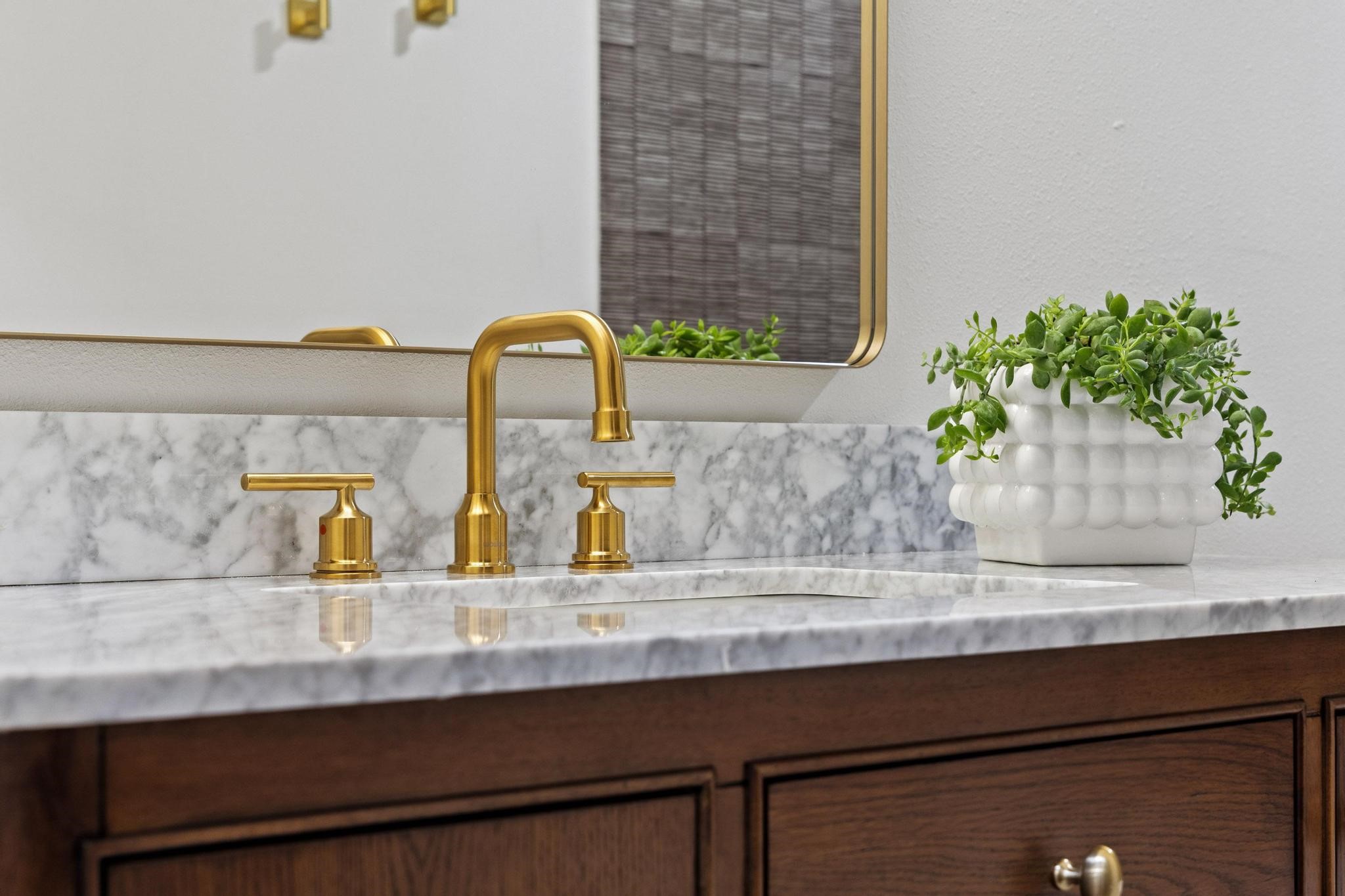 1609 W Woodard Street