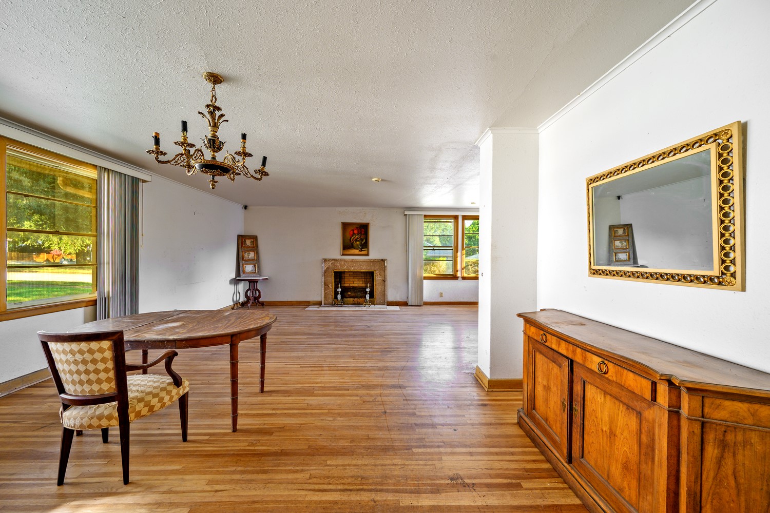 1114 W Walker Street