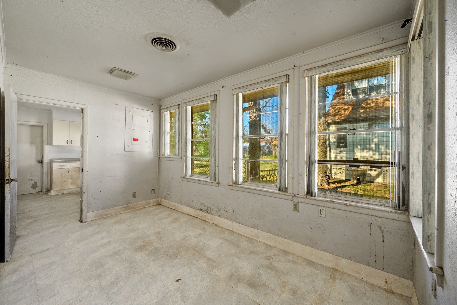 1114 W Walker Street