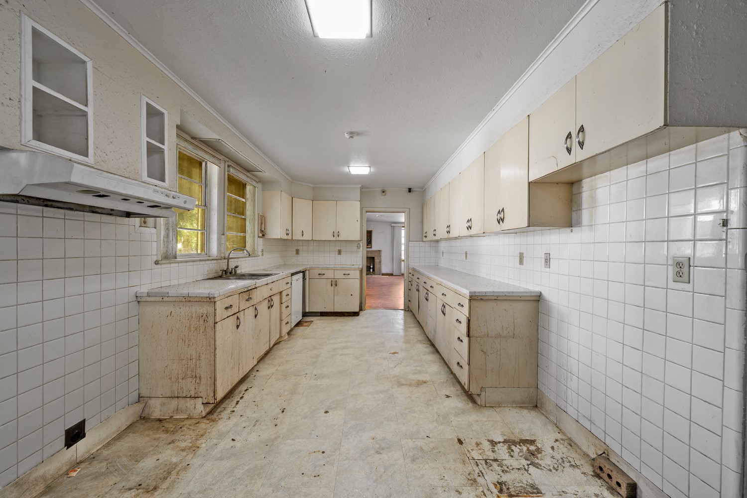 1114 W Walker Street