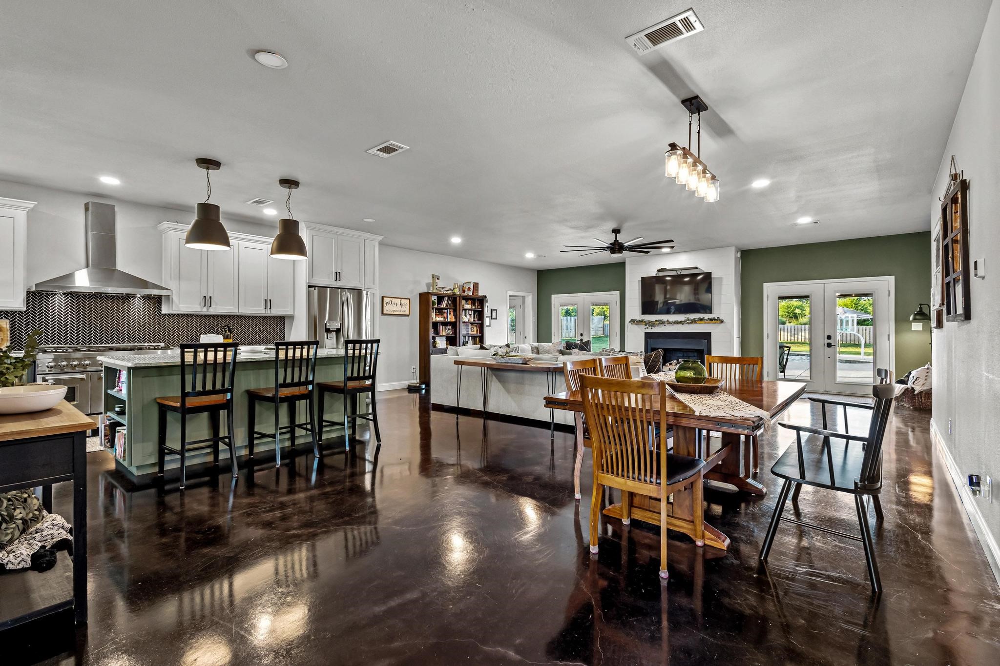979 Mitchell Road