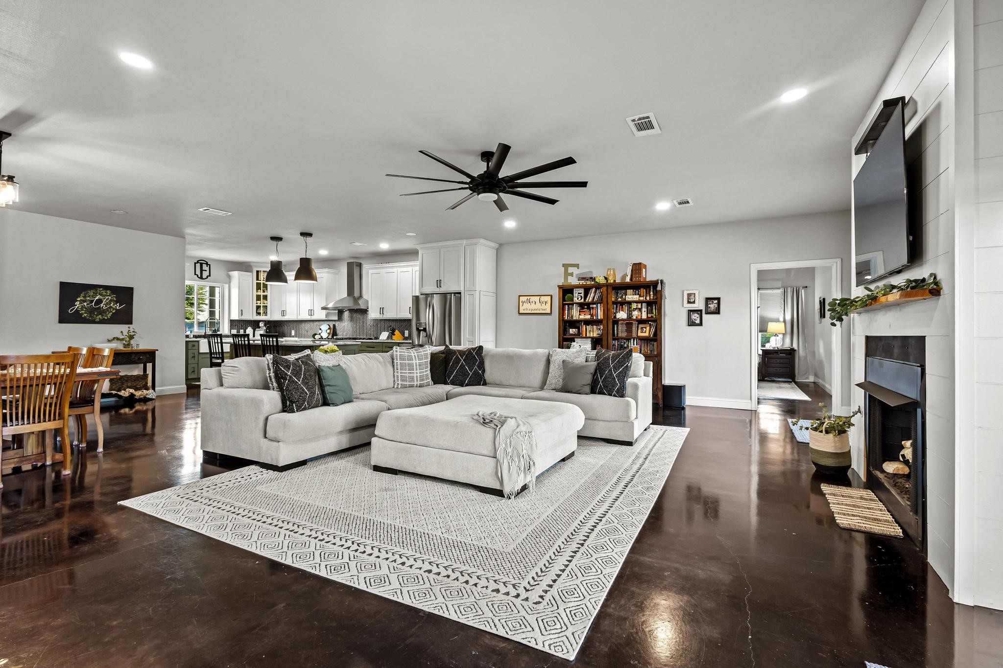 979 Mitchell Road