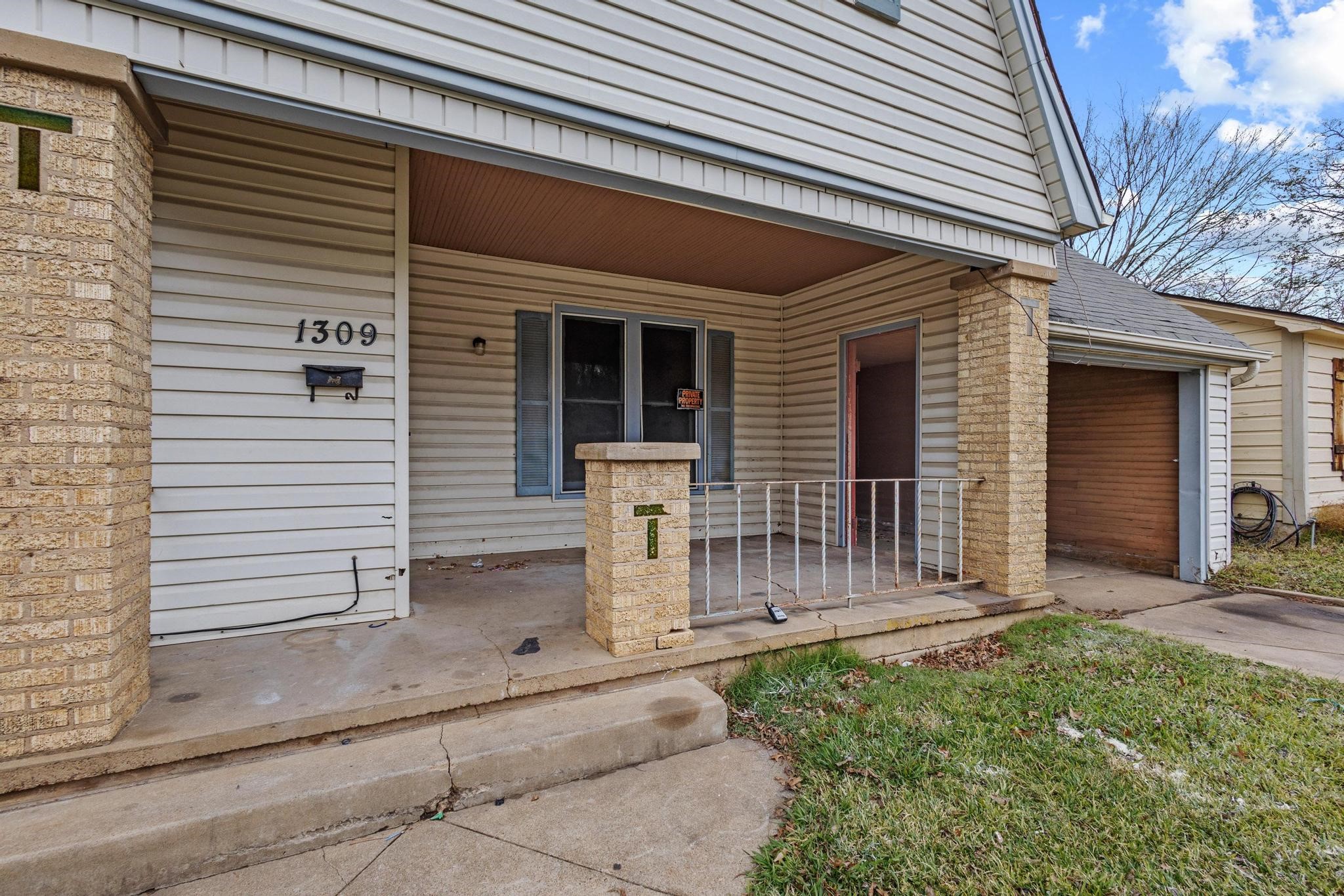 1309 W Morton Street