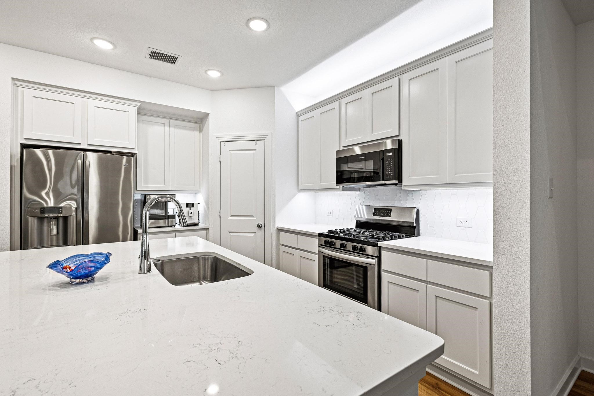 3952 Oak Creek Circle