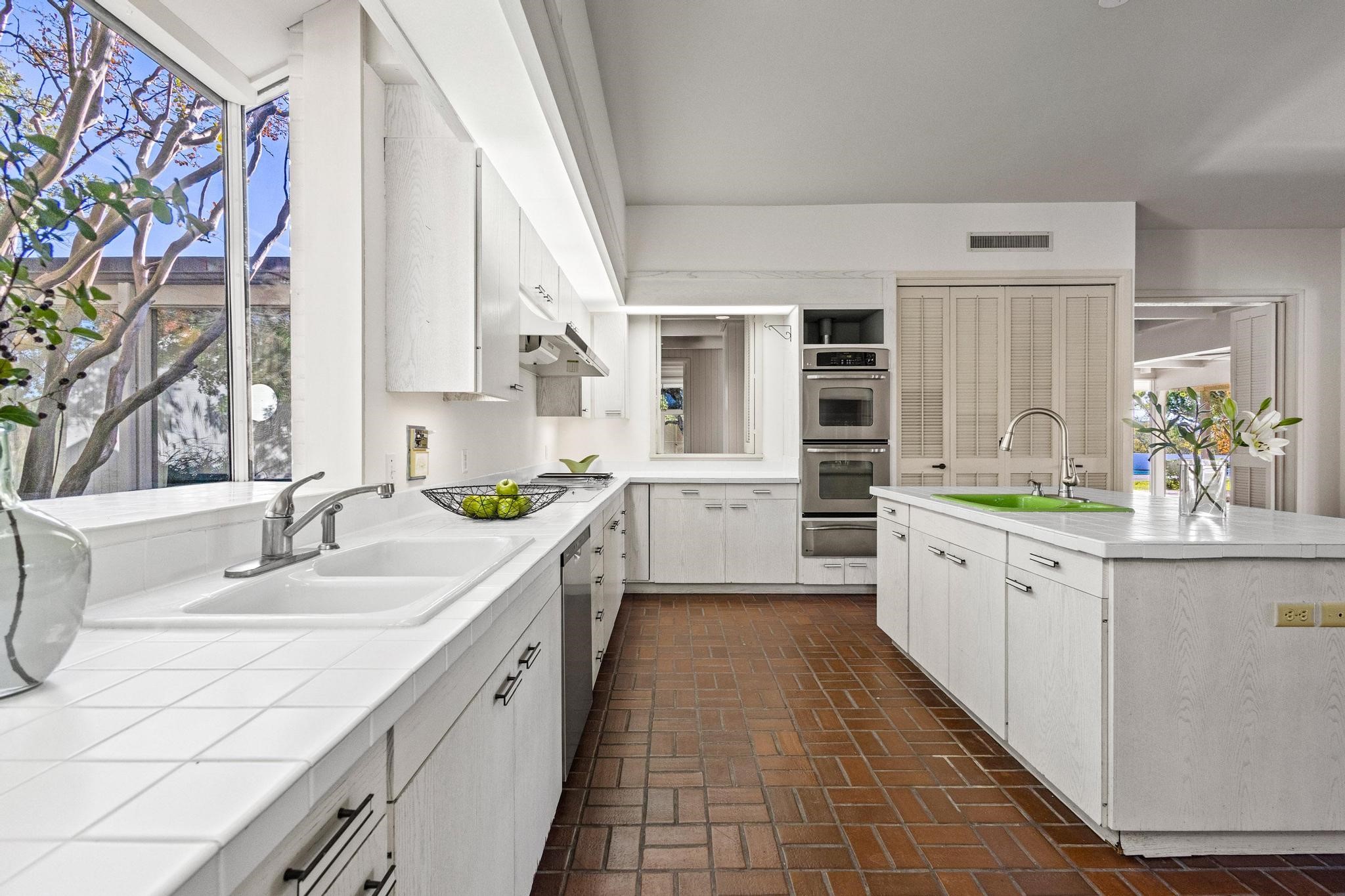 3906 Highland Drive