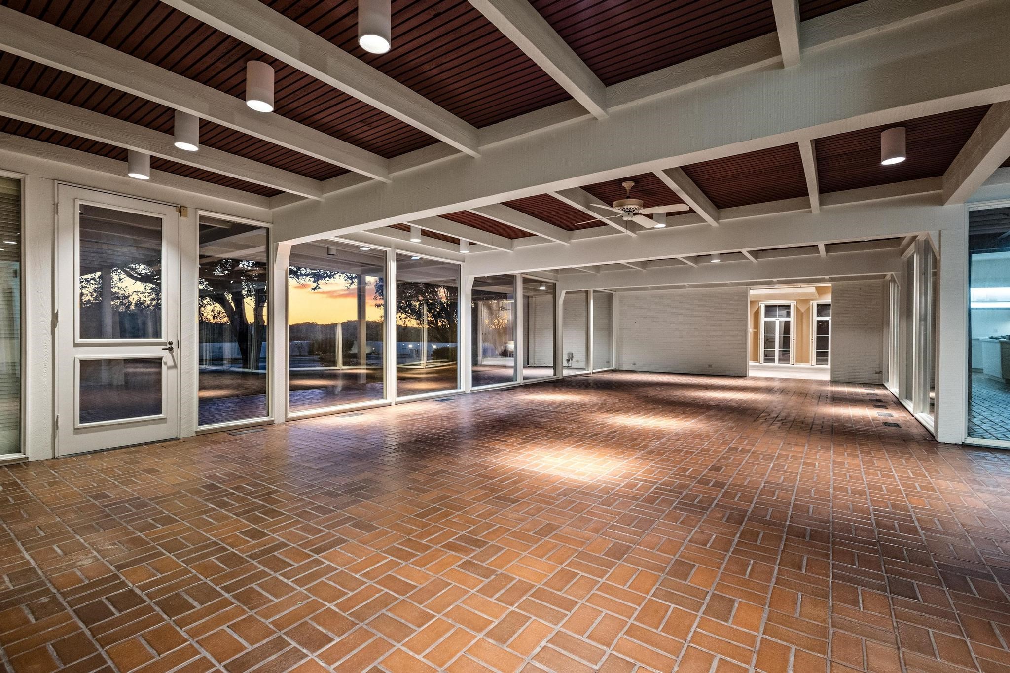 3906 Highland Drive