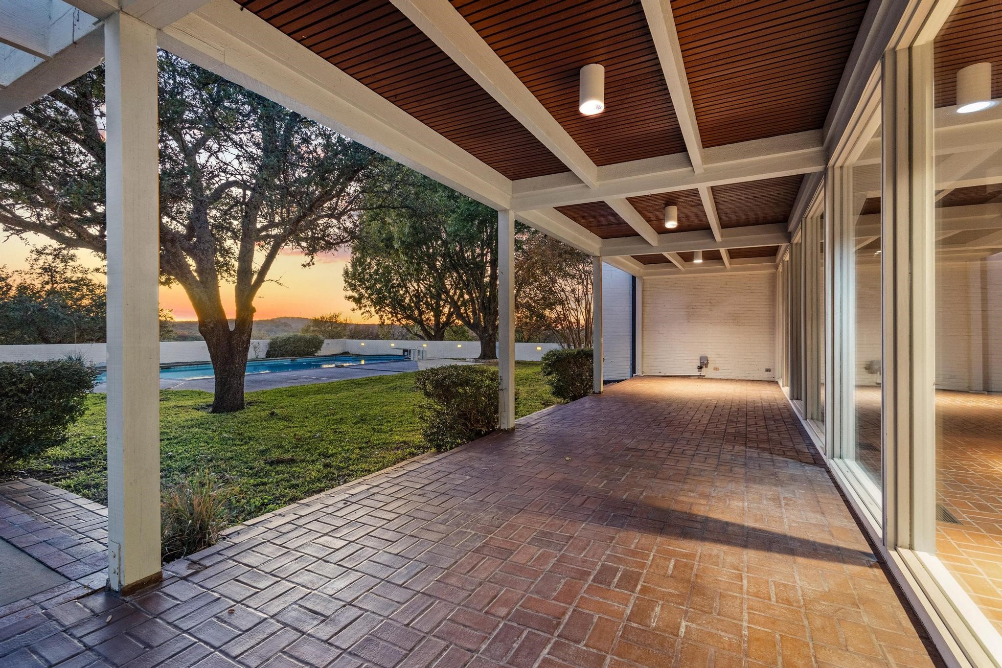3906 Highland Drive