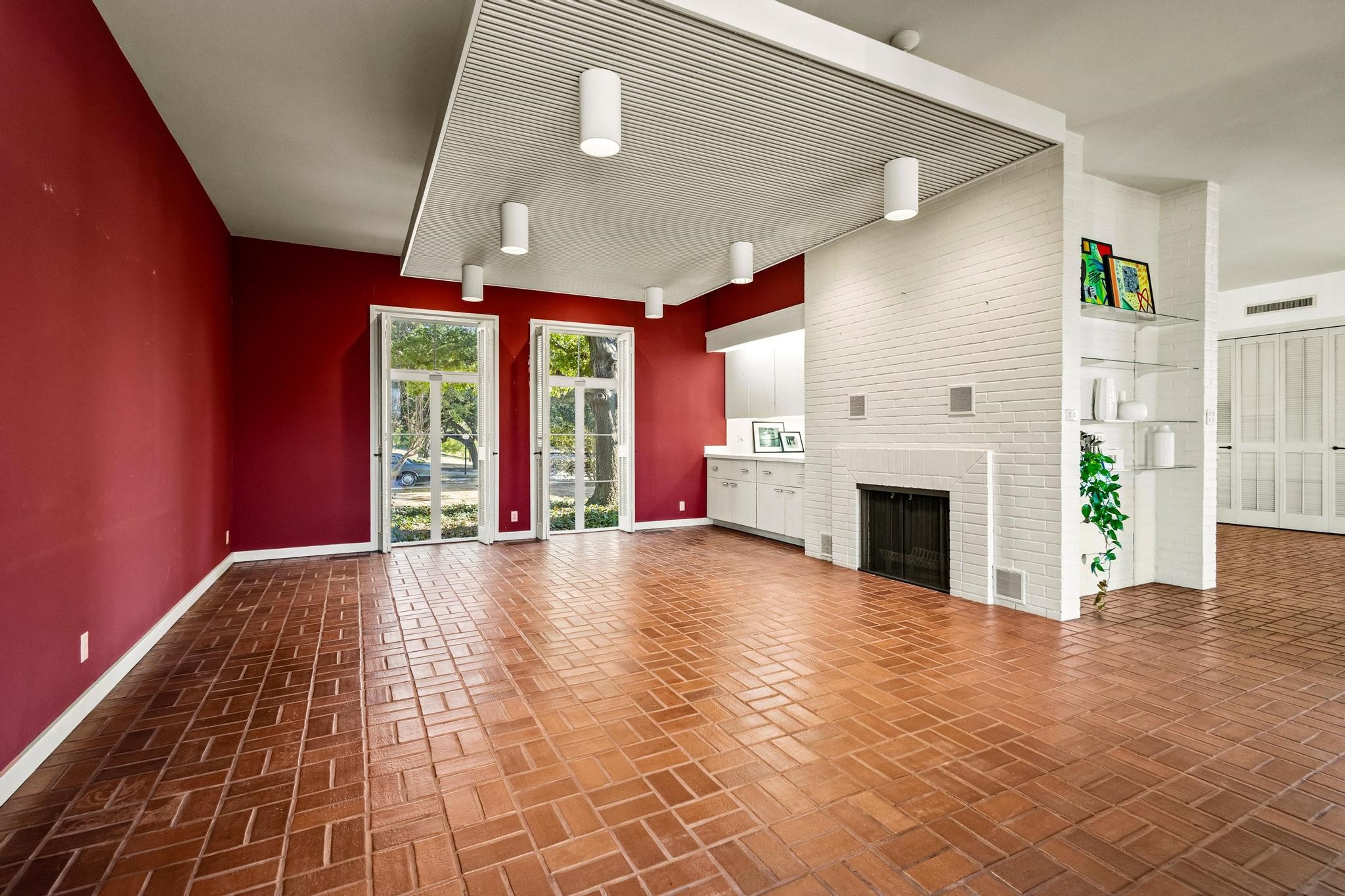 3906 Highland Drive