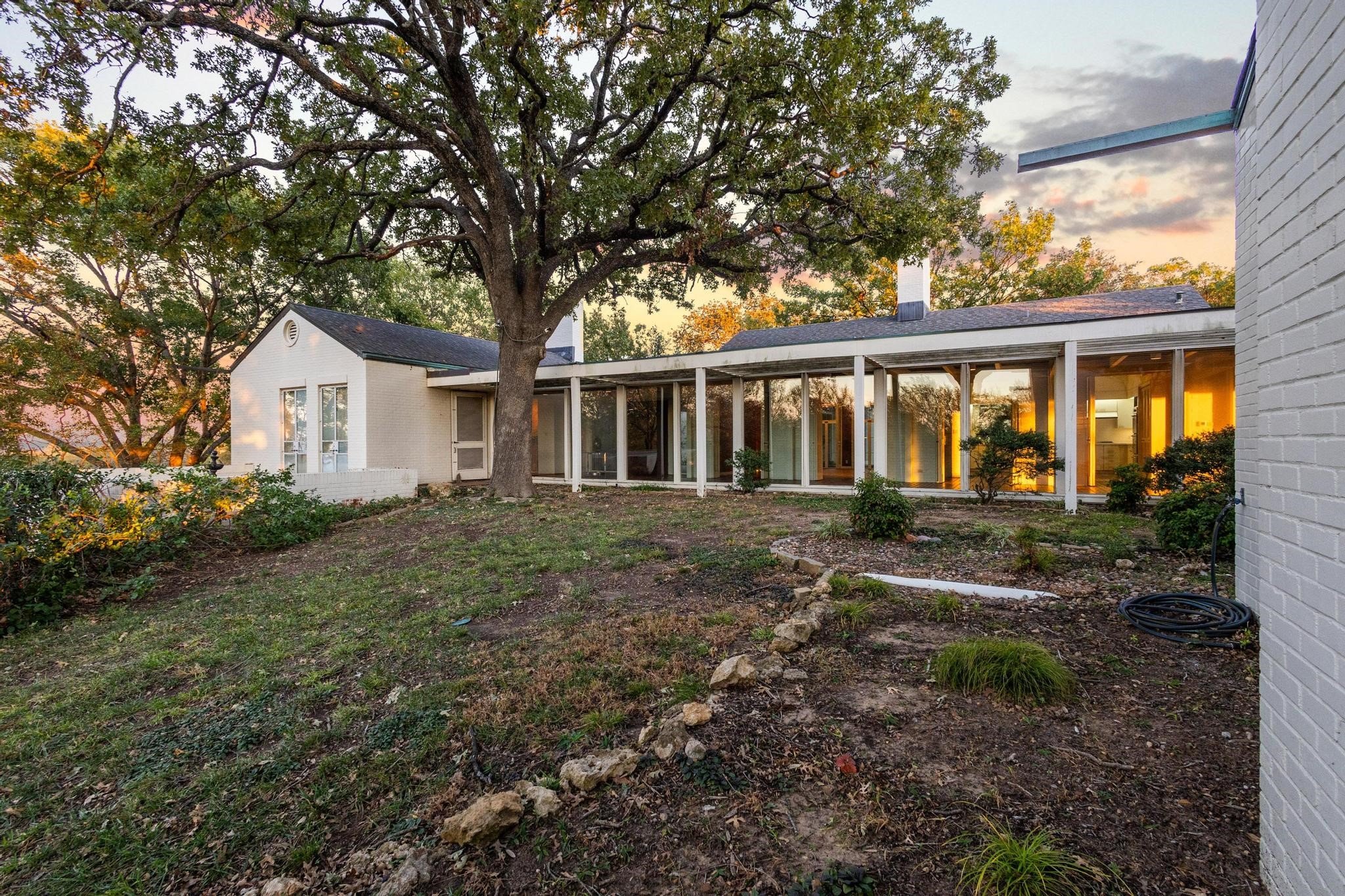 3906 Highland Drive