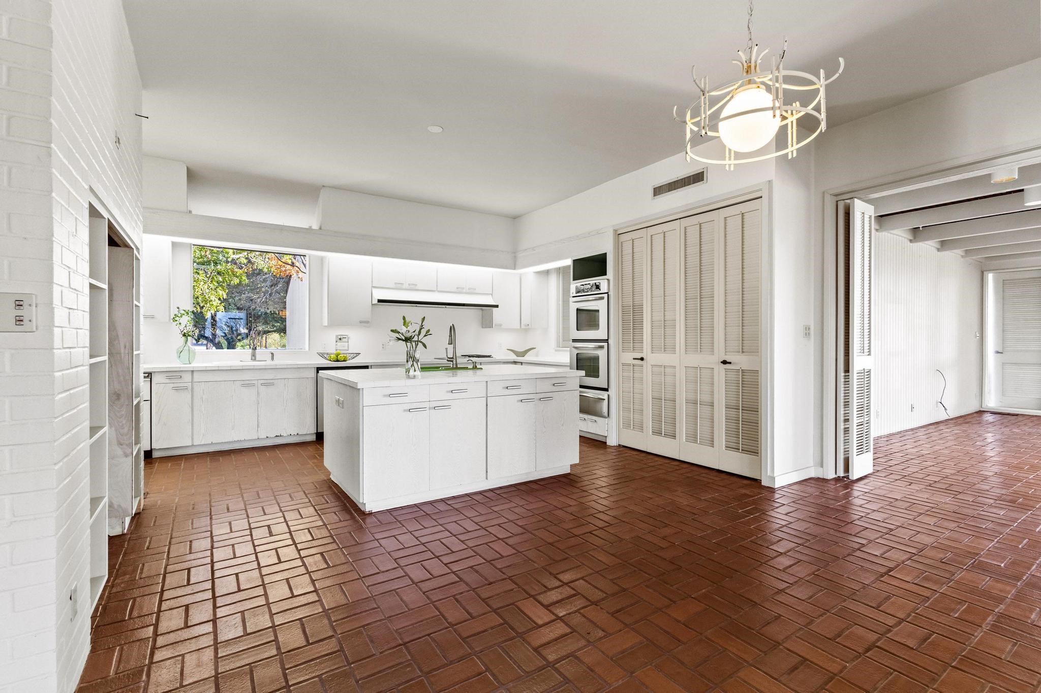 3906 Highland Drive