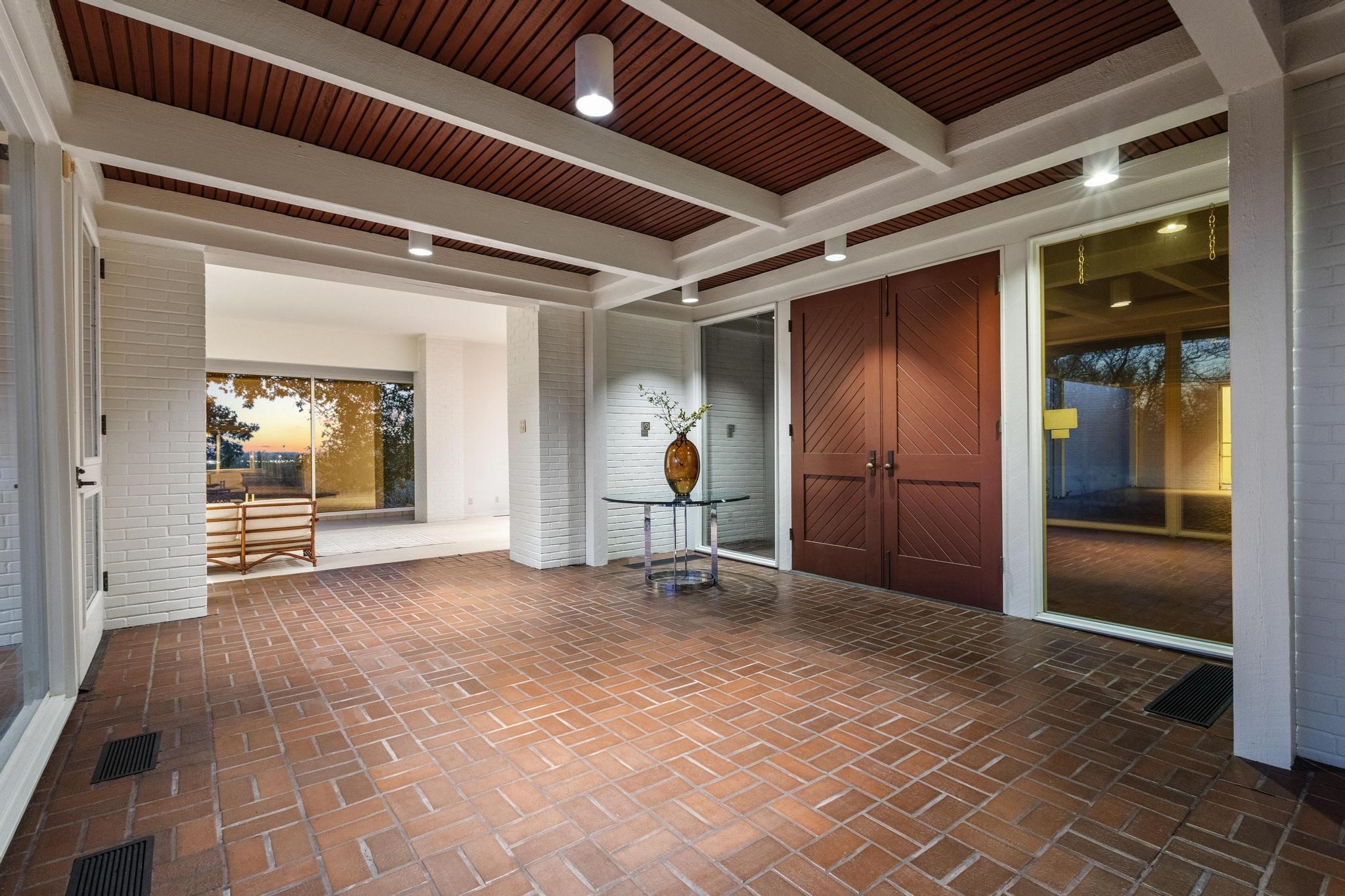 3906 Highland Drive