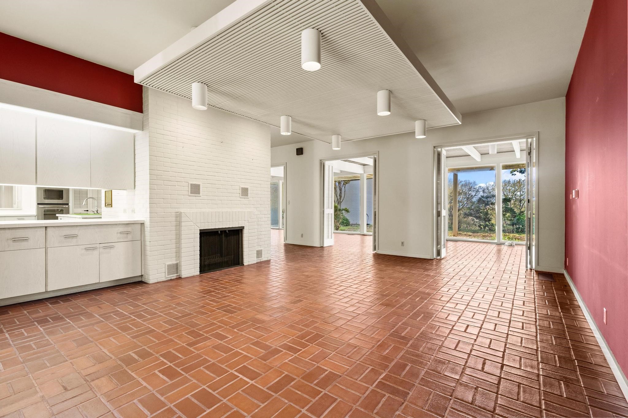 3906 Highland Drive