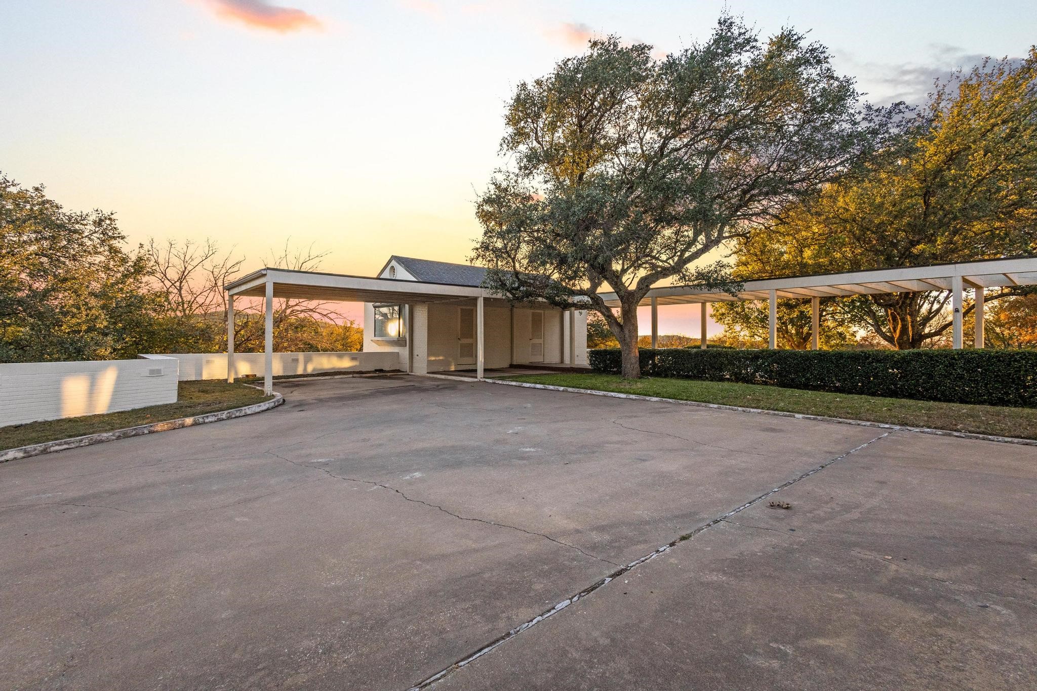 3906 Highland Drive