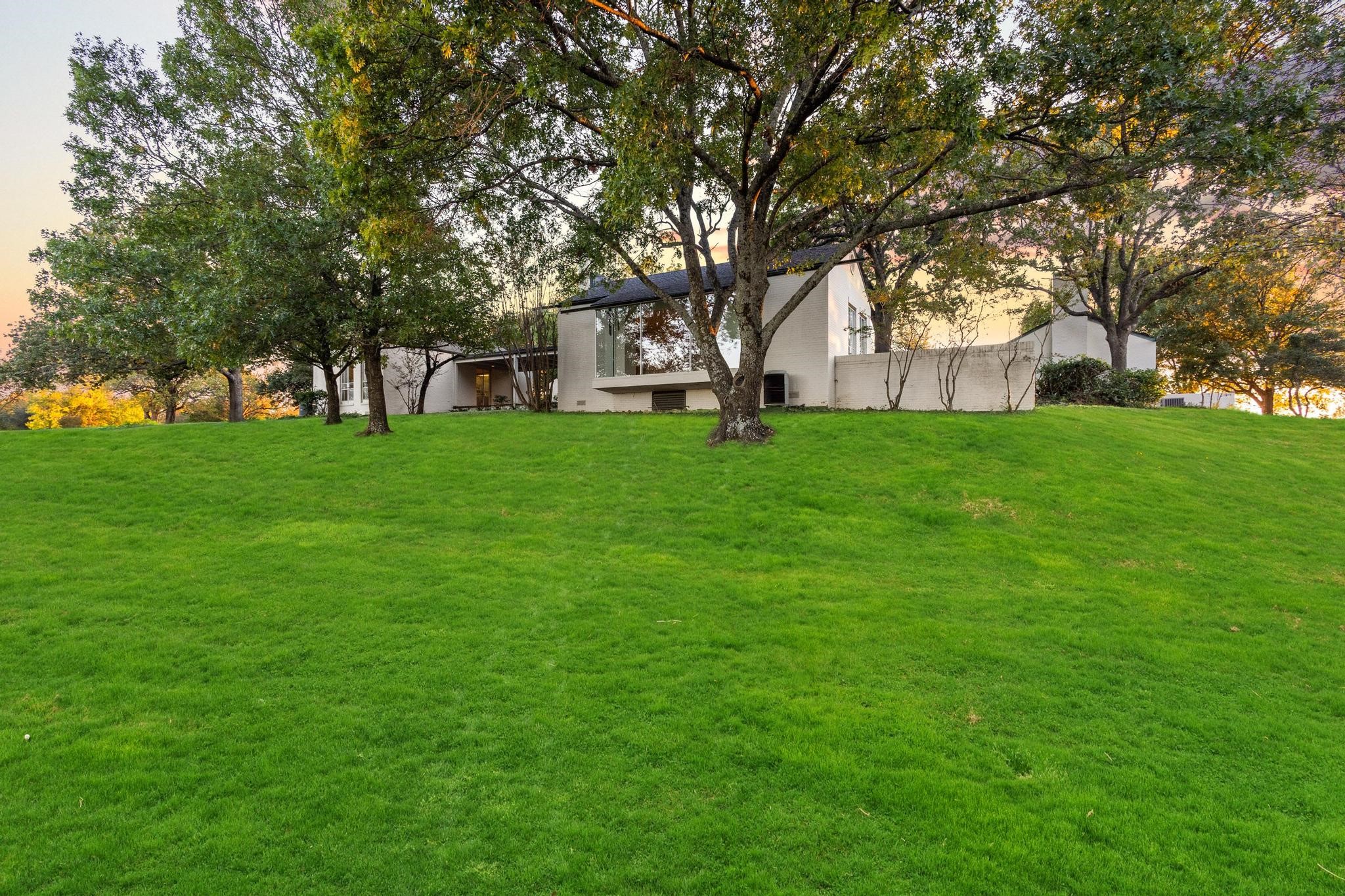 3906 Highland Drive
