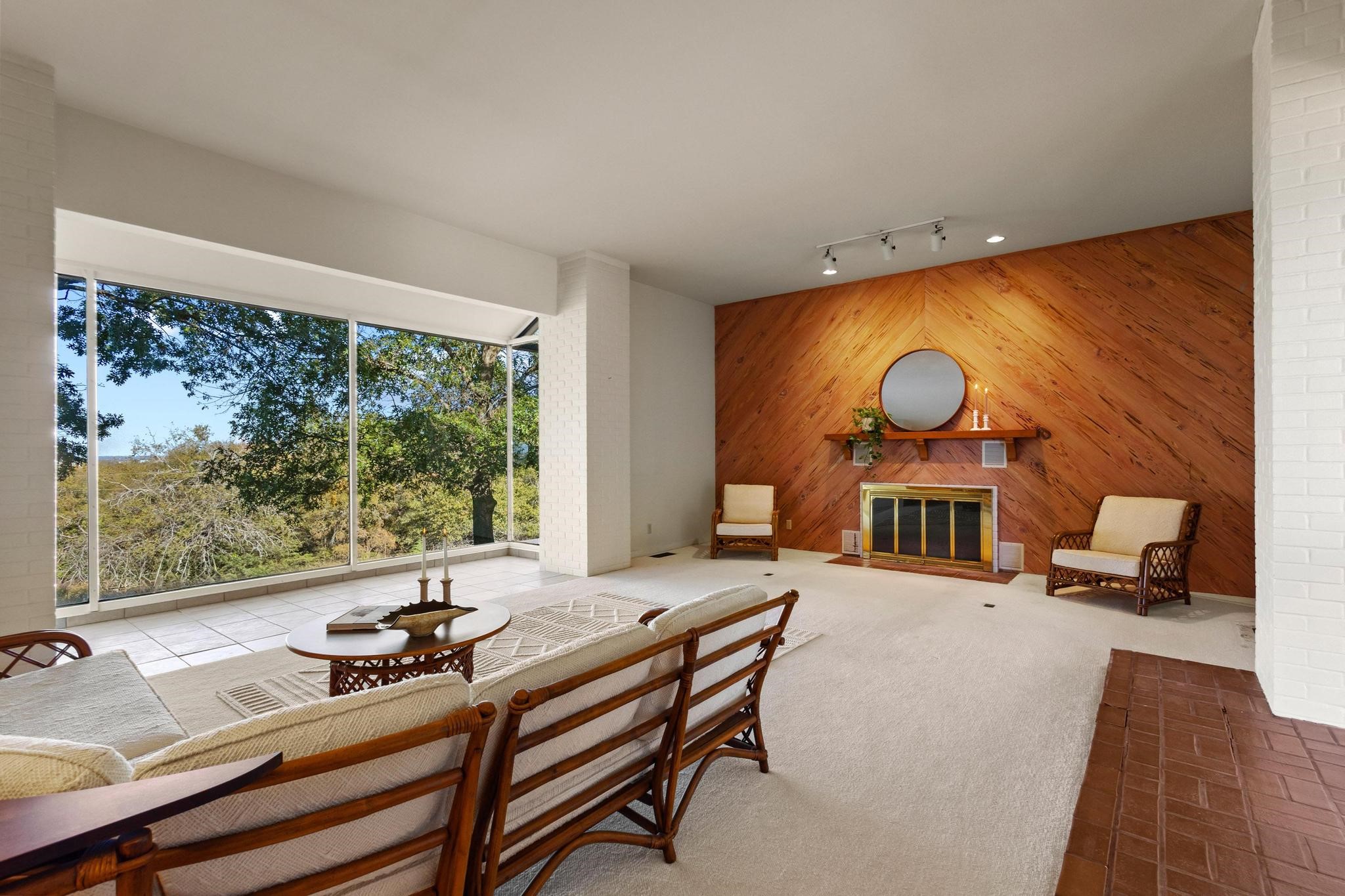 3906 Highland Drive